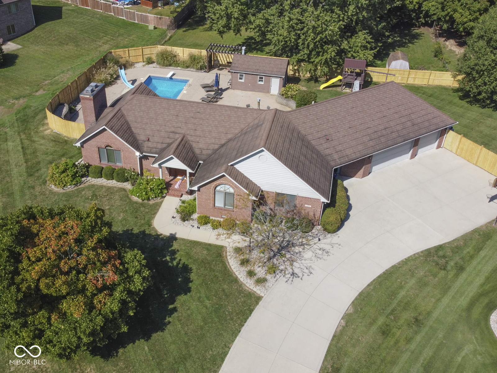 2405 Valley Court