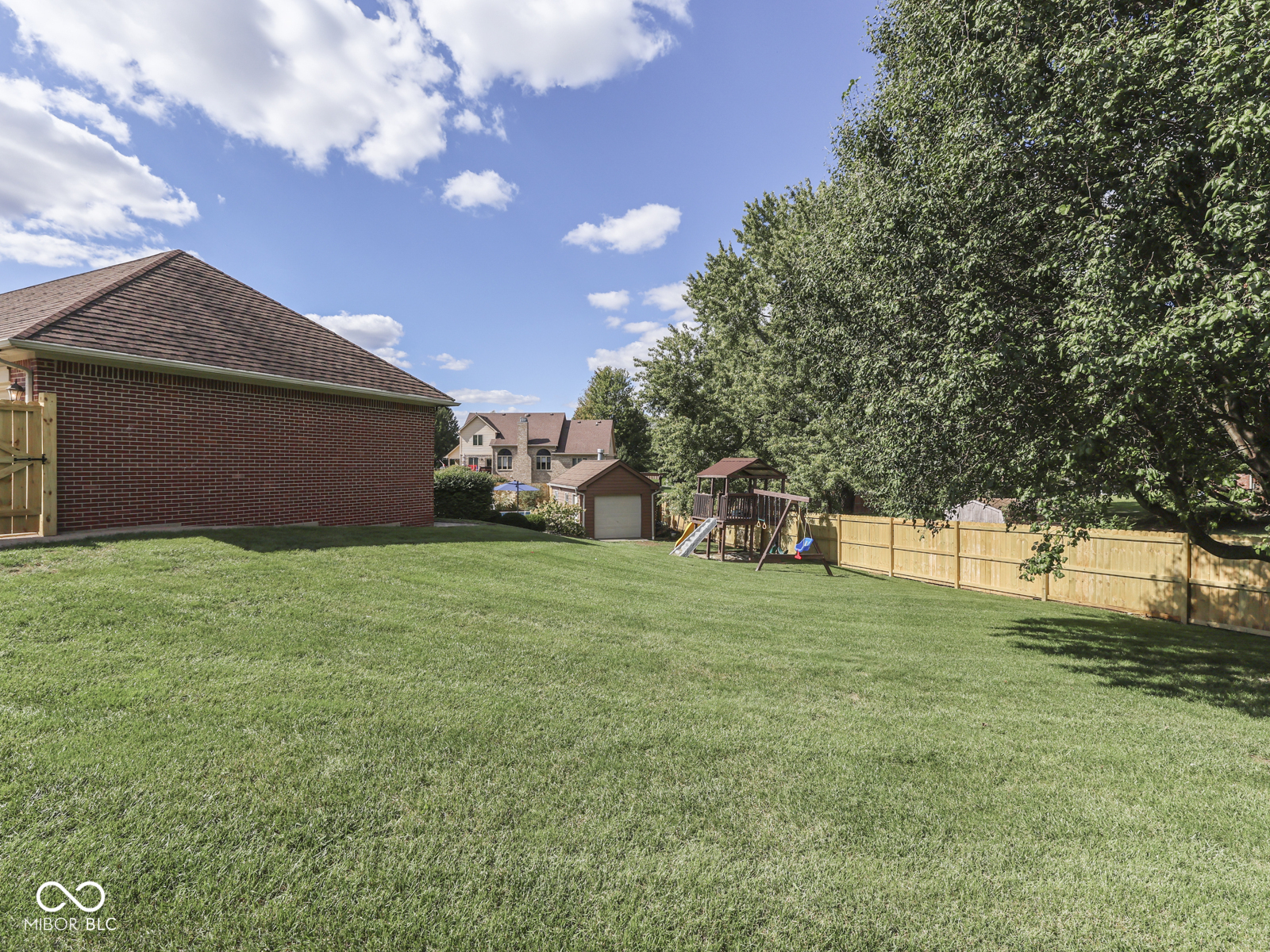 2405 Valley Court