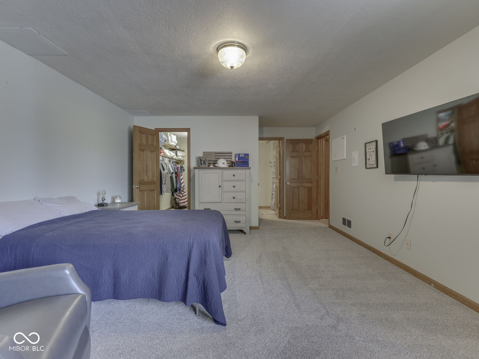 2405 Valley Court
