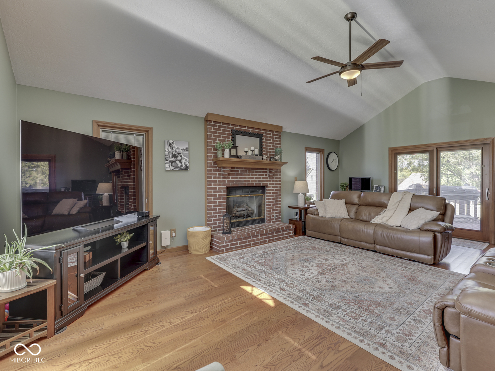 2405 Valley Court