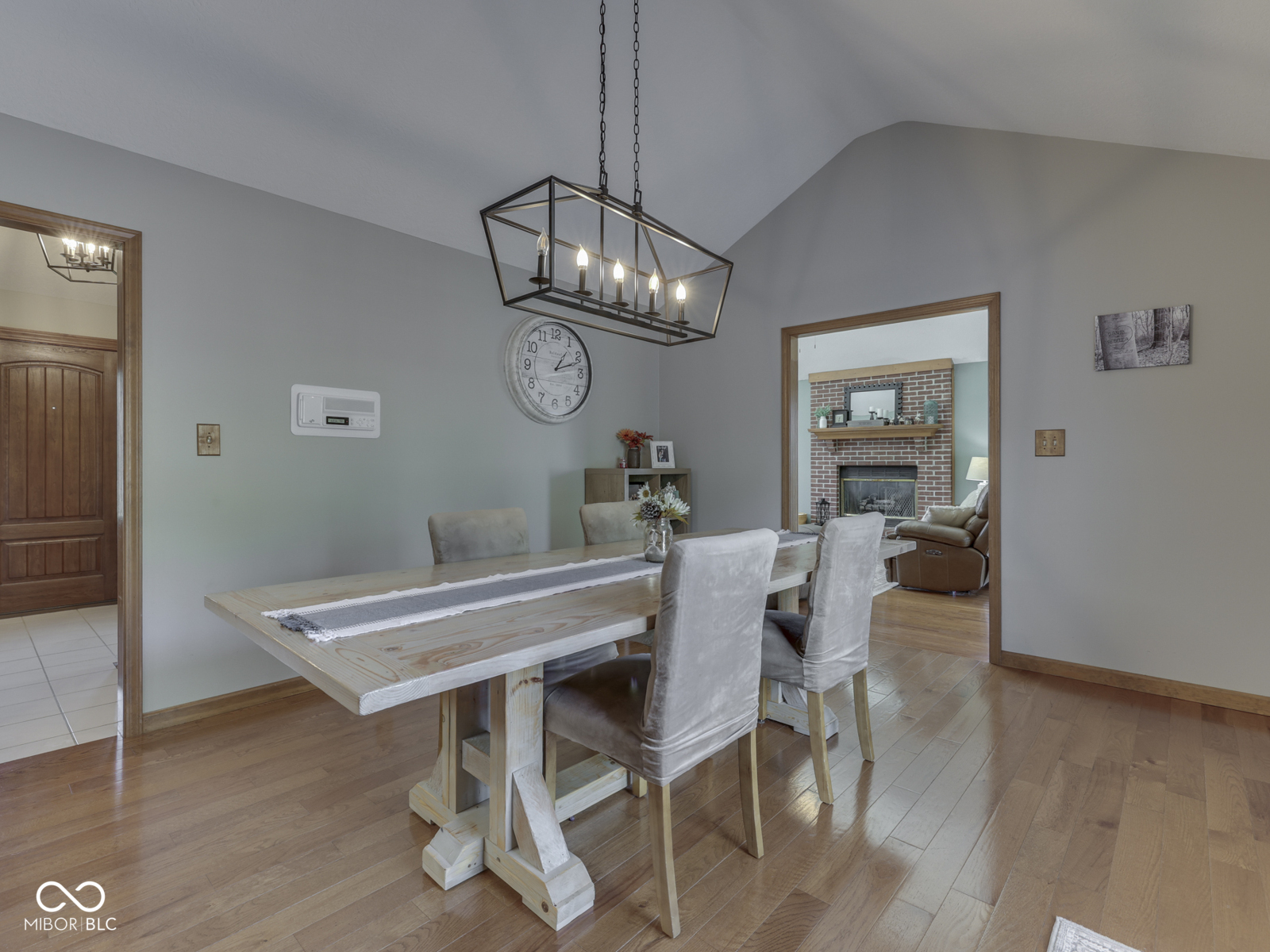 2405 Valley Court