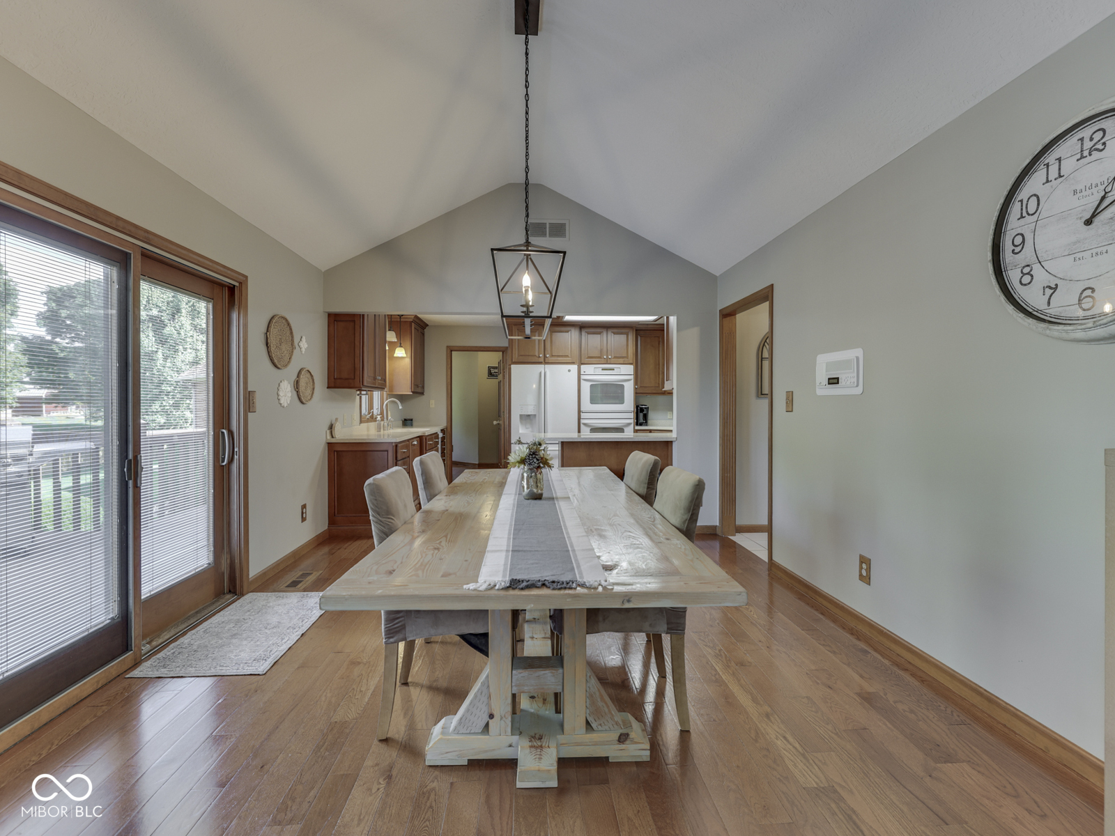 2405 Valley Court