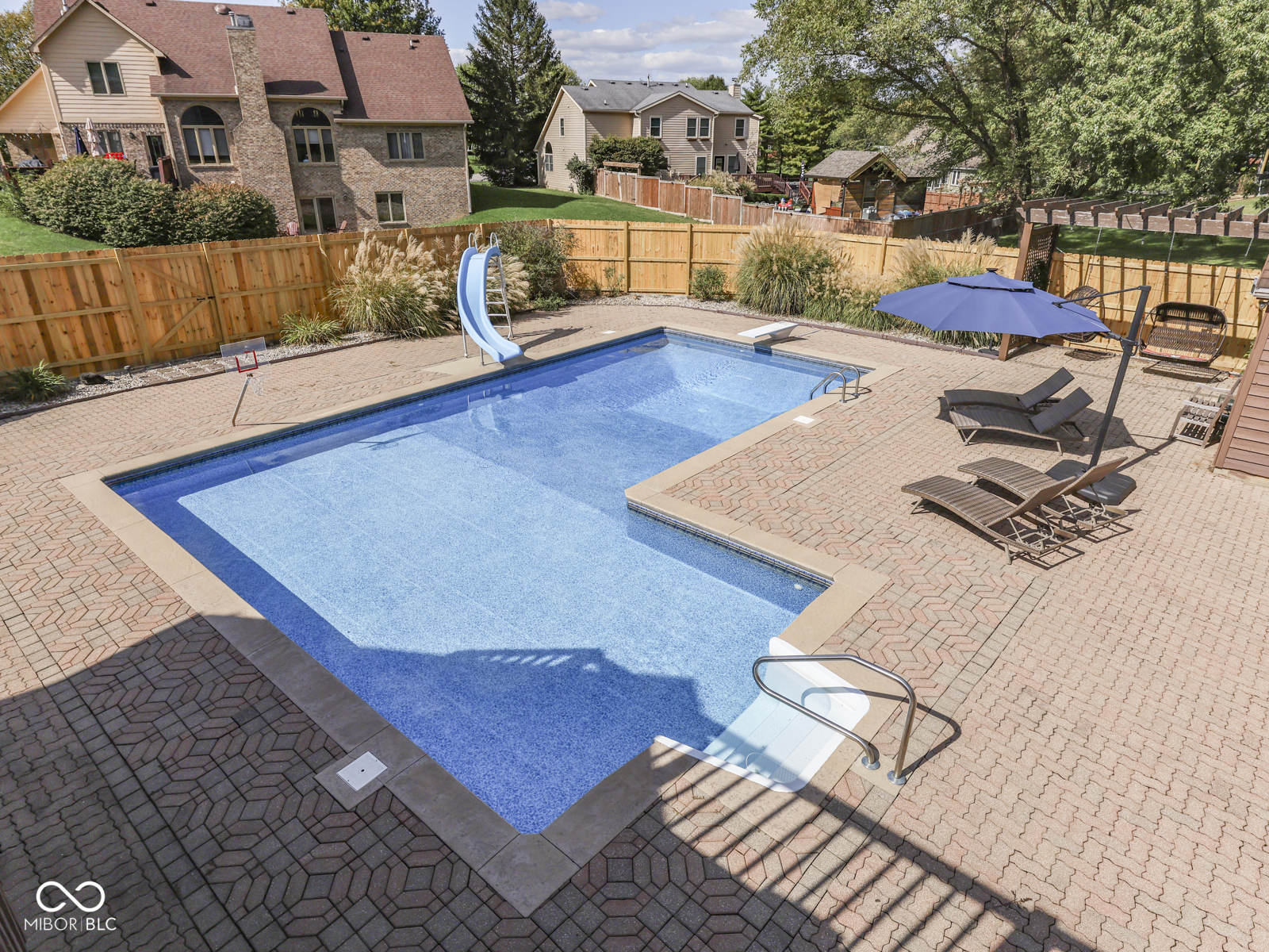 2405 Valley Court