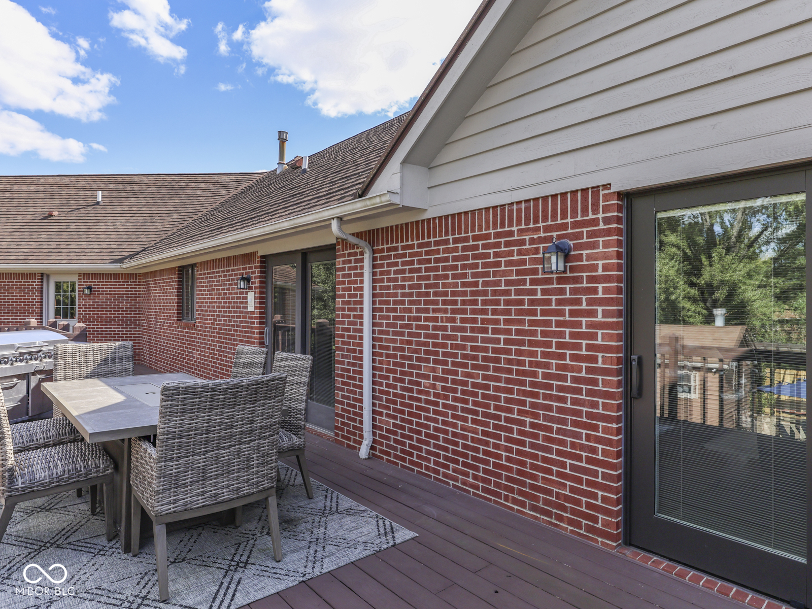 2405 Valley Court