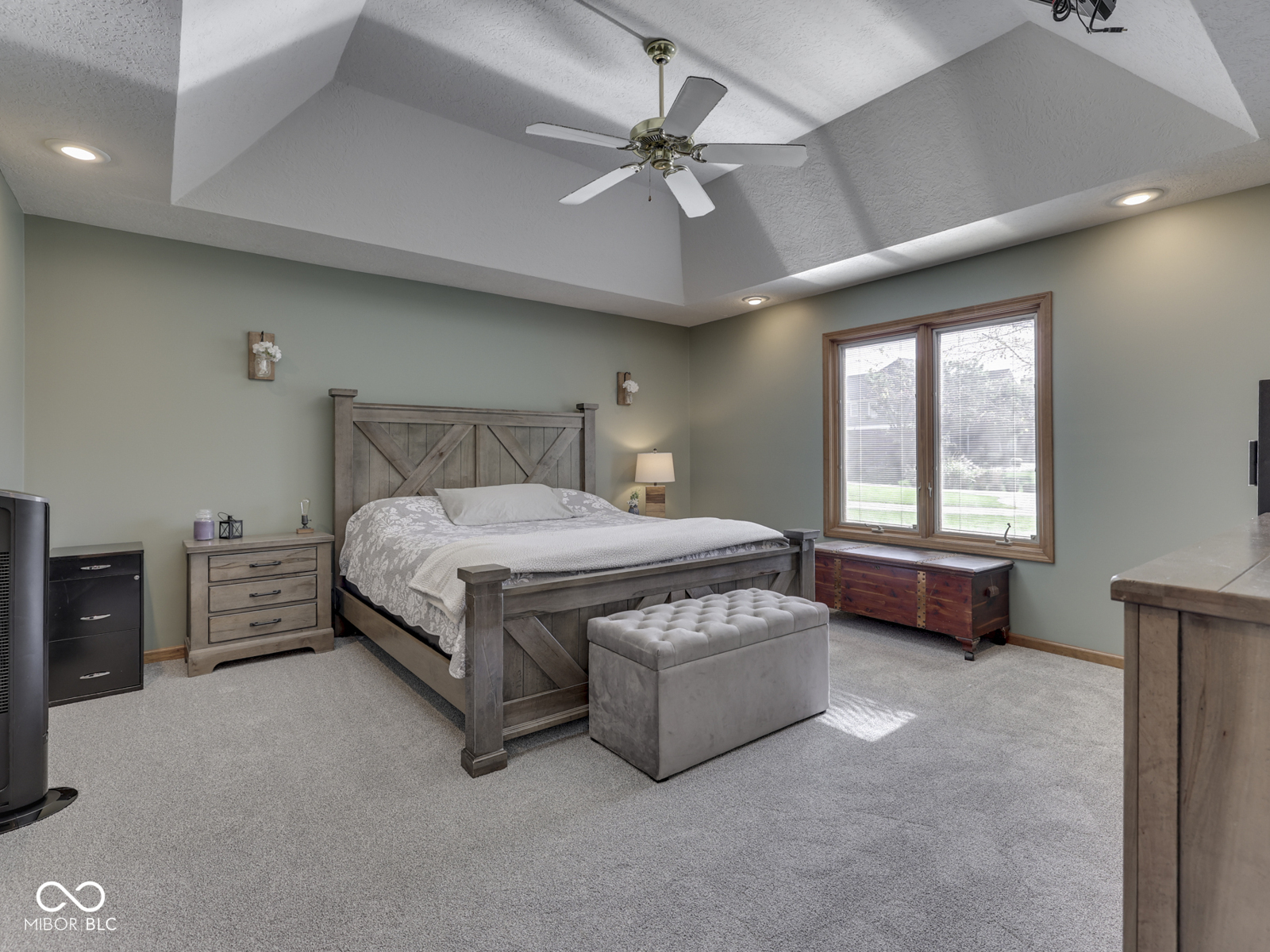 2405 Valley Court