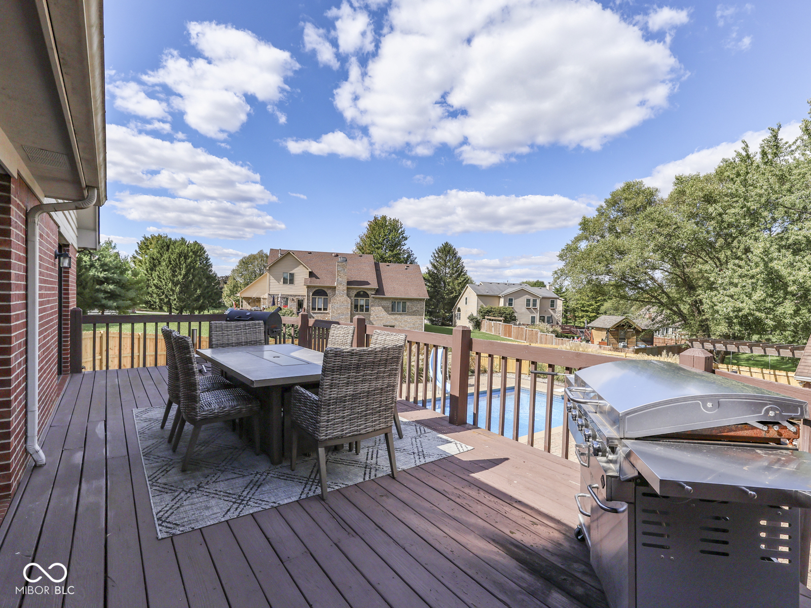 2405 Valley Court