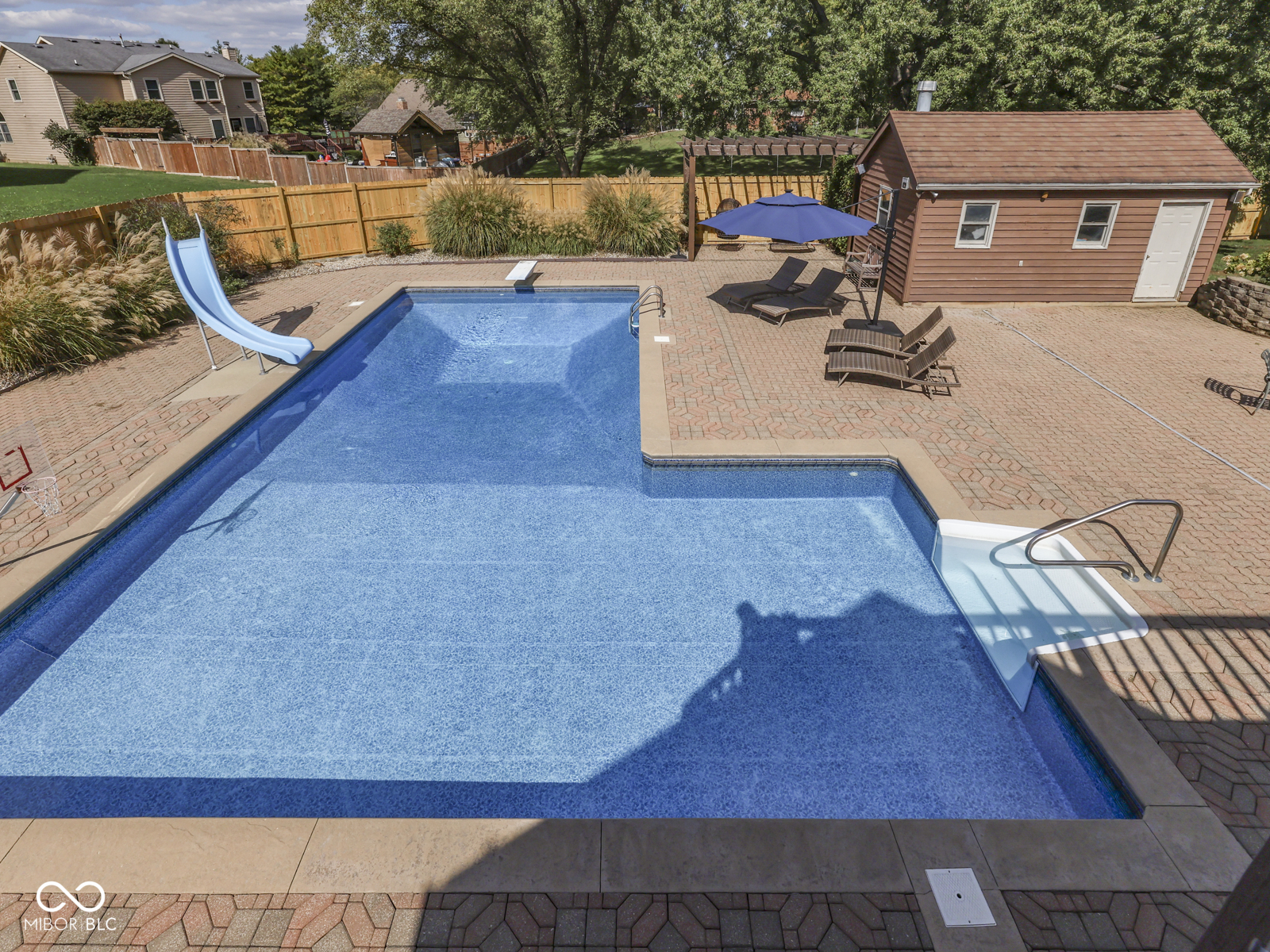 2405 Valley Court