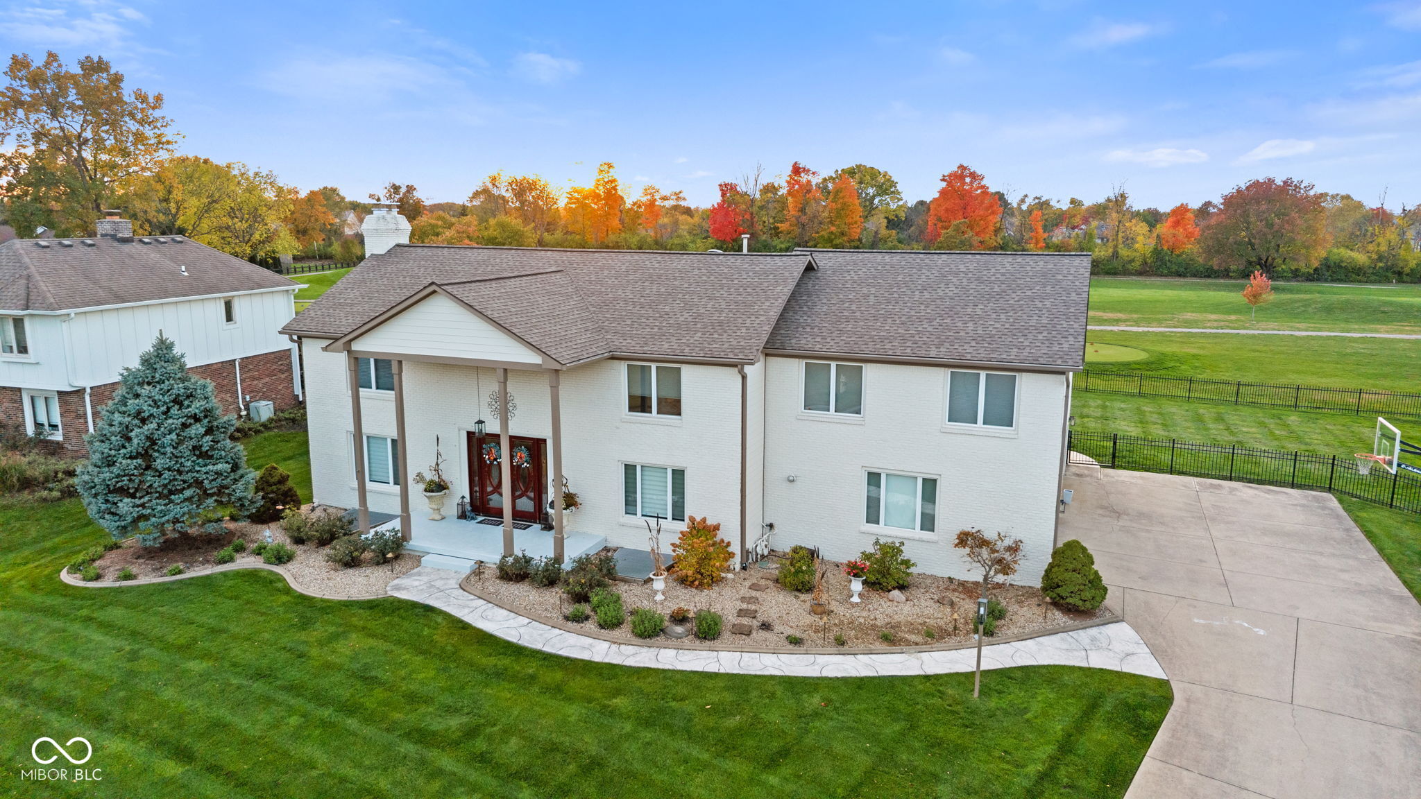 2430 Woodsway Drive