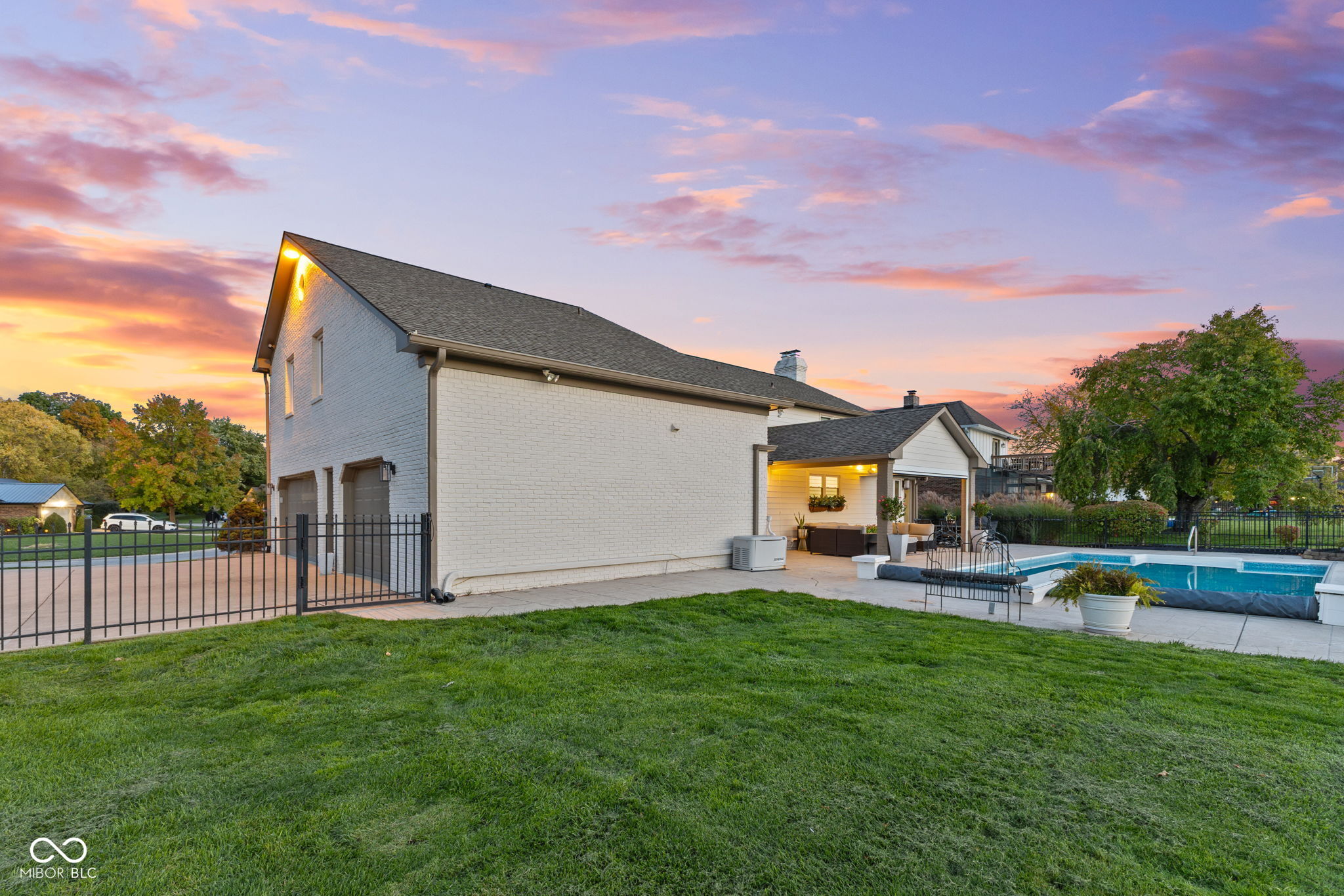 2430 Woodsway Drive