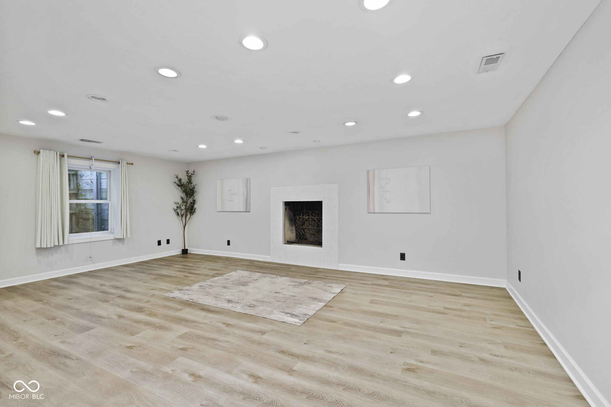2430 Woodsway Drive