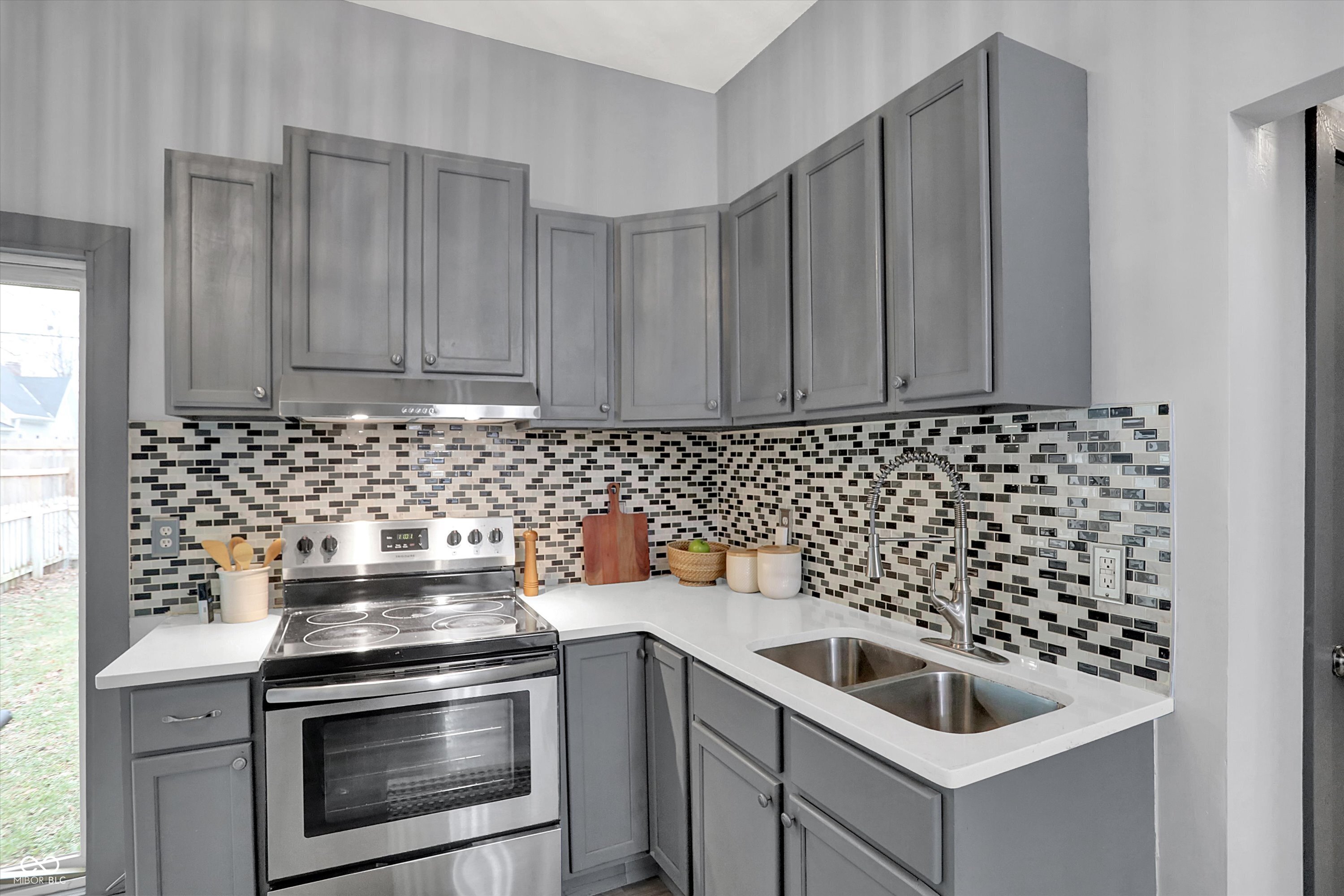 912 Harlan Street