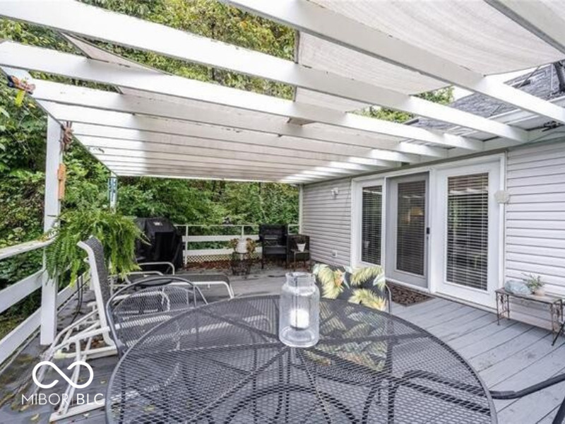 11298 Squirrel Hollow