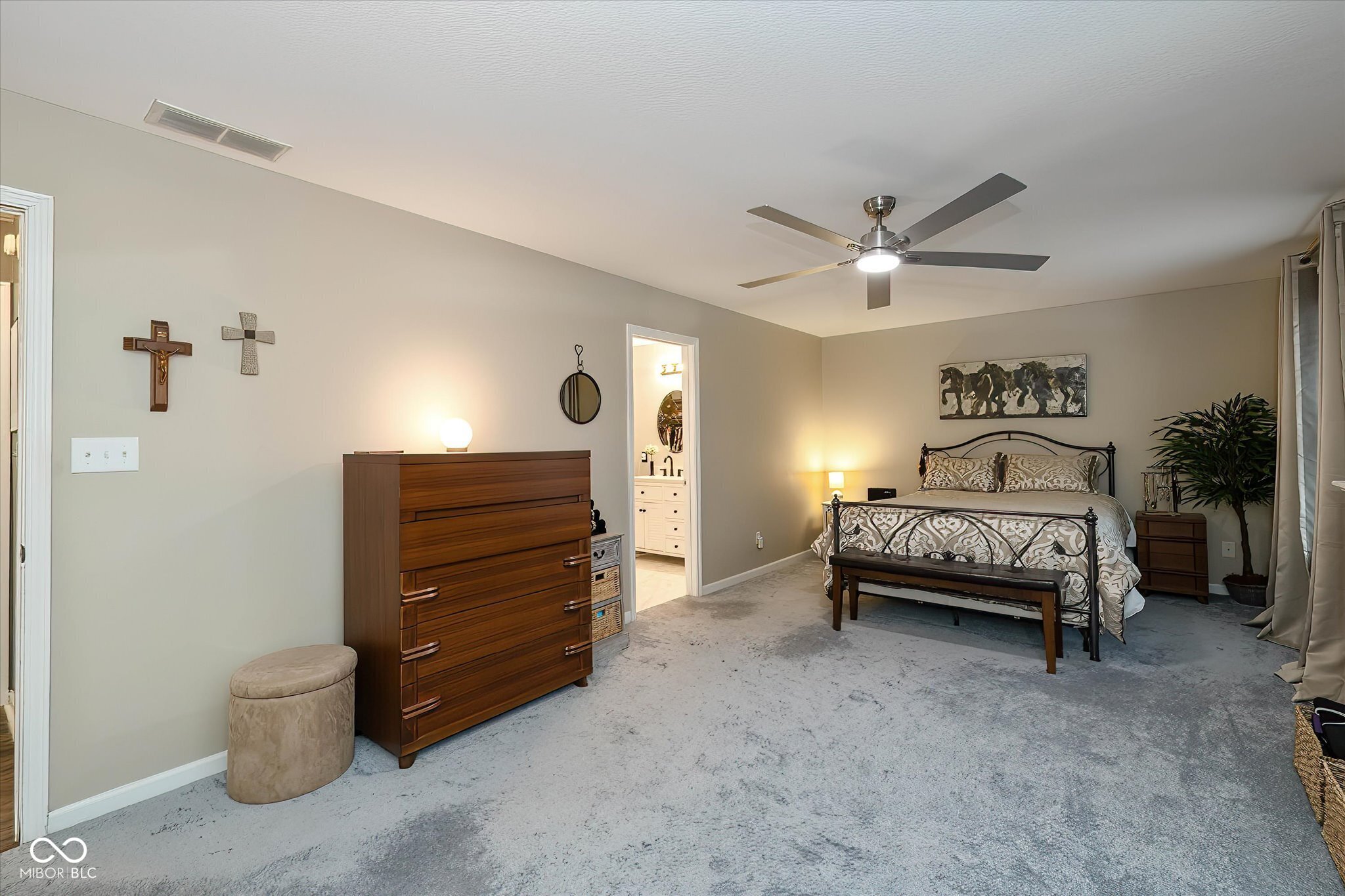 11298 Squirrel Hollow