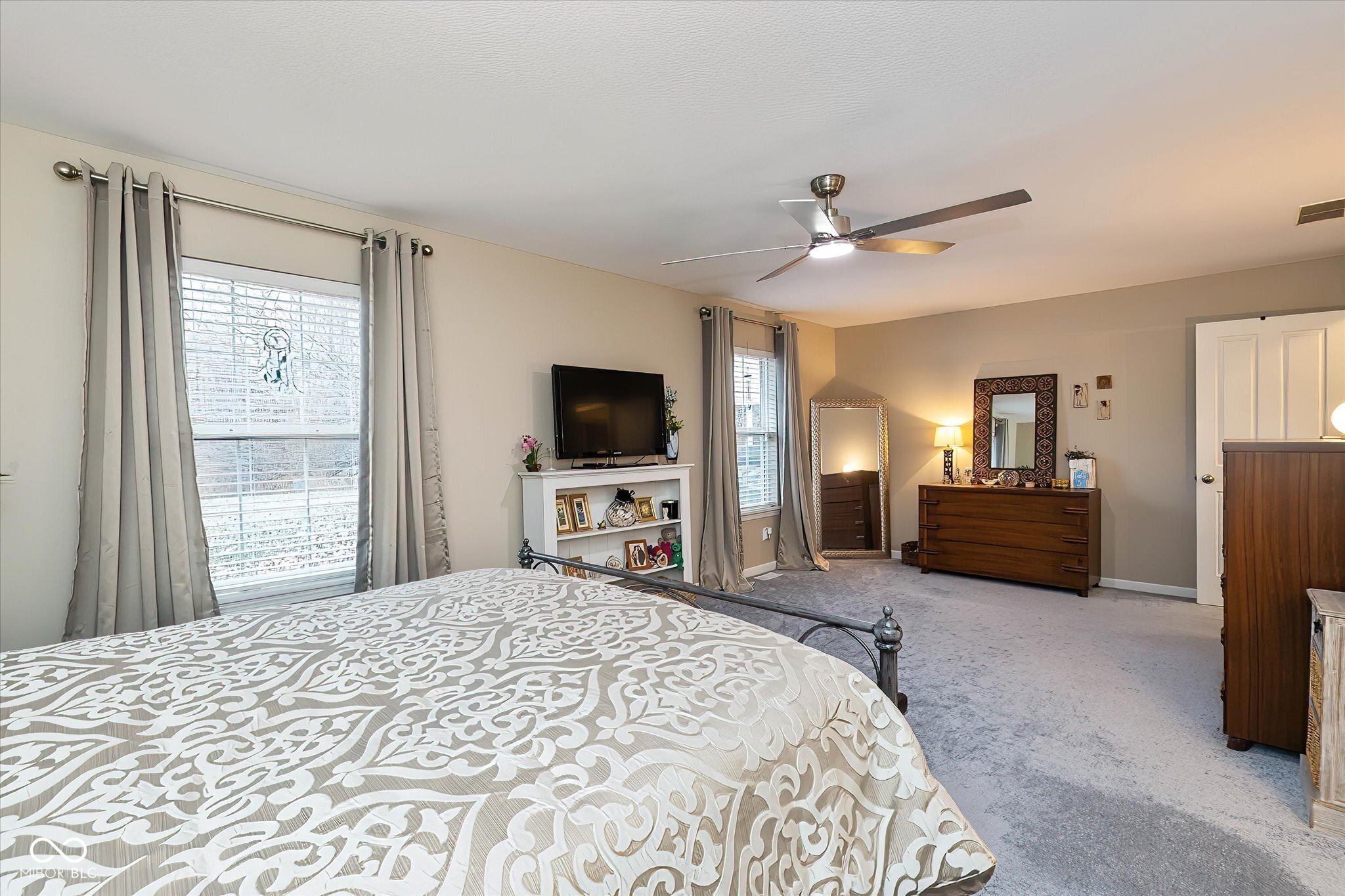 11298 Squirrel Hollow