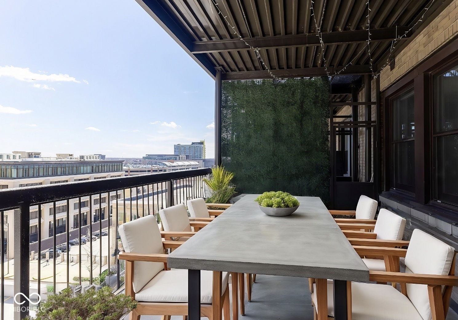110 E Washington Street Unit: 802