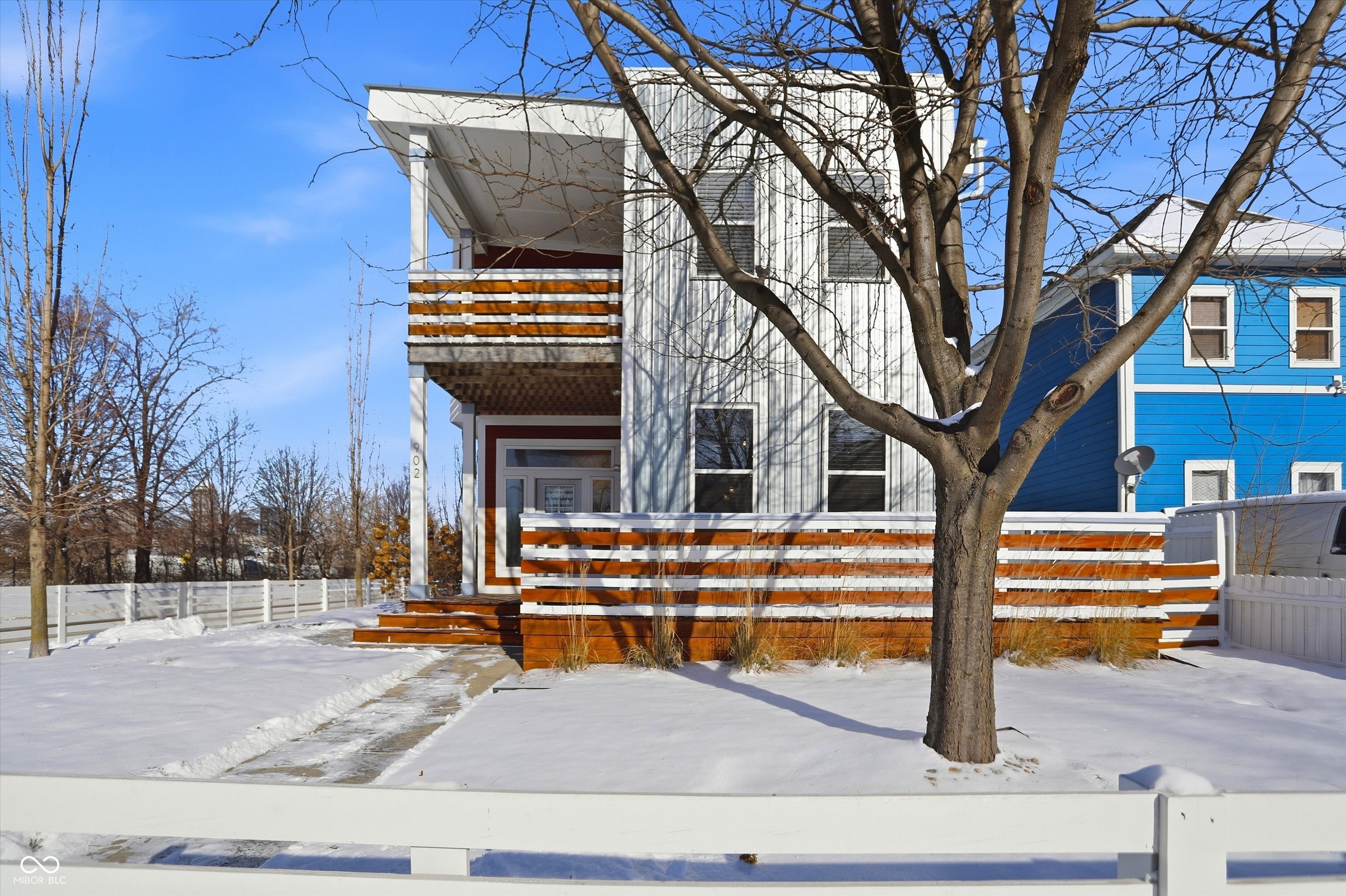 902 Woodlawn Avenue