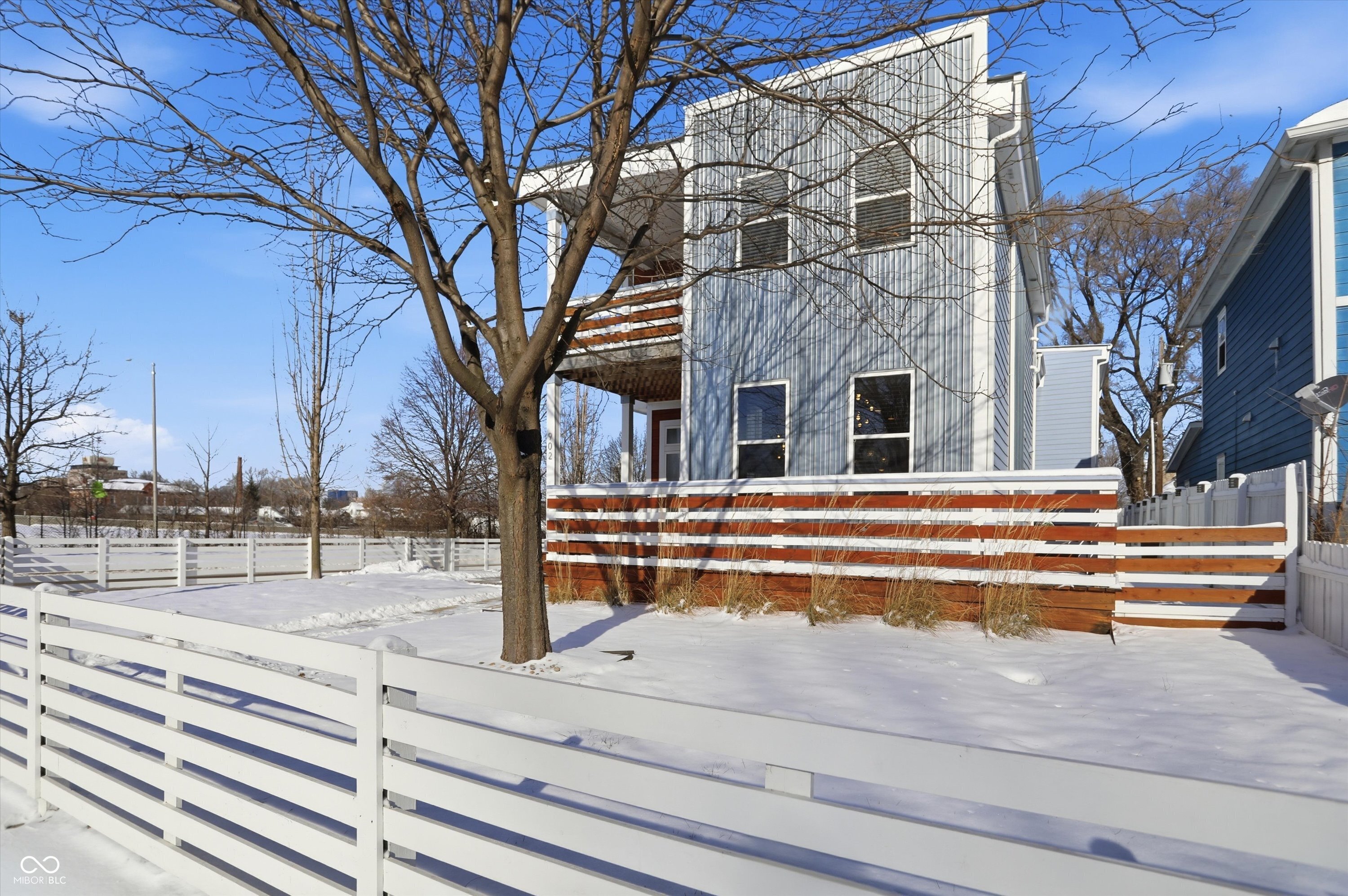 902 Woodlawn Avenue
