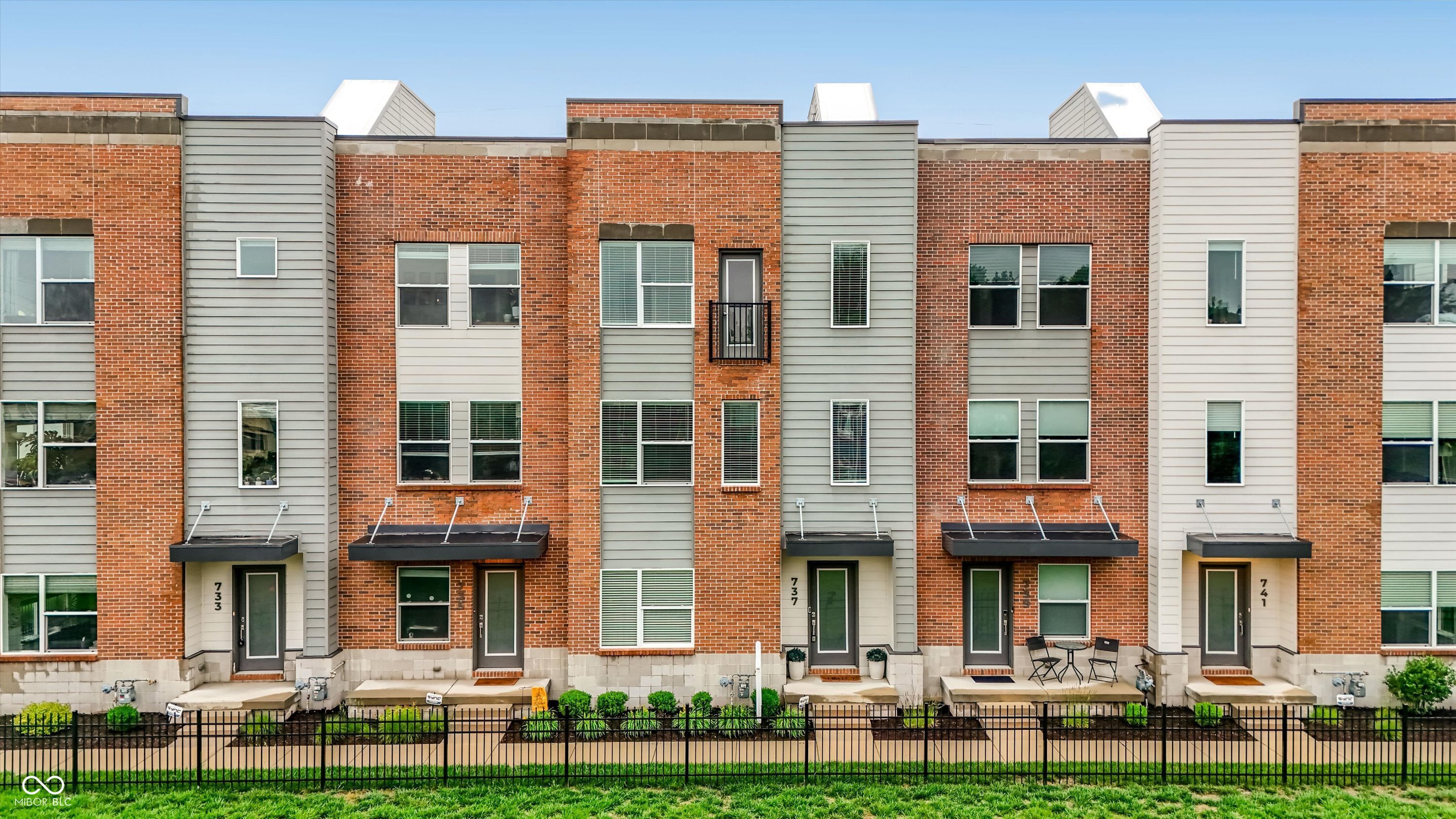 737 Switchyard Place
