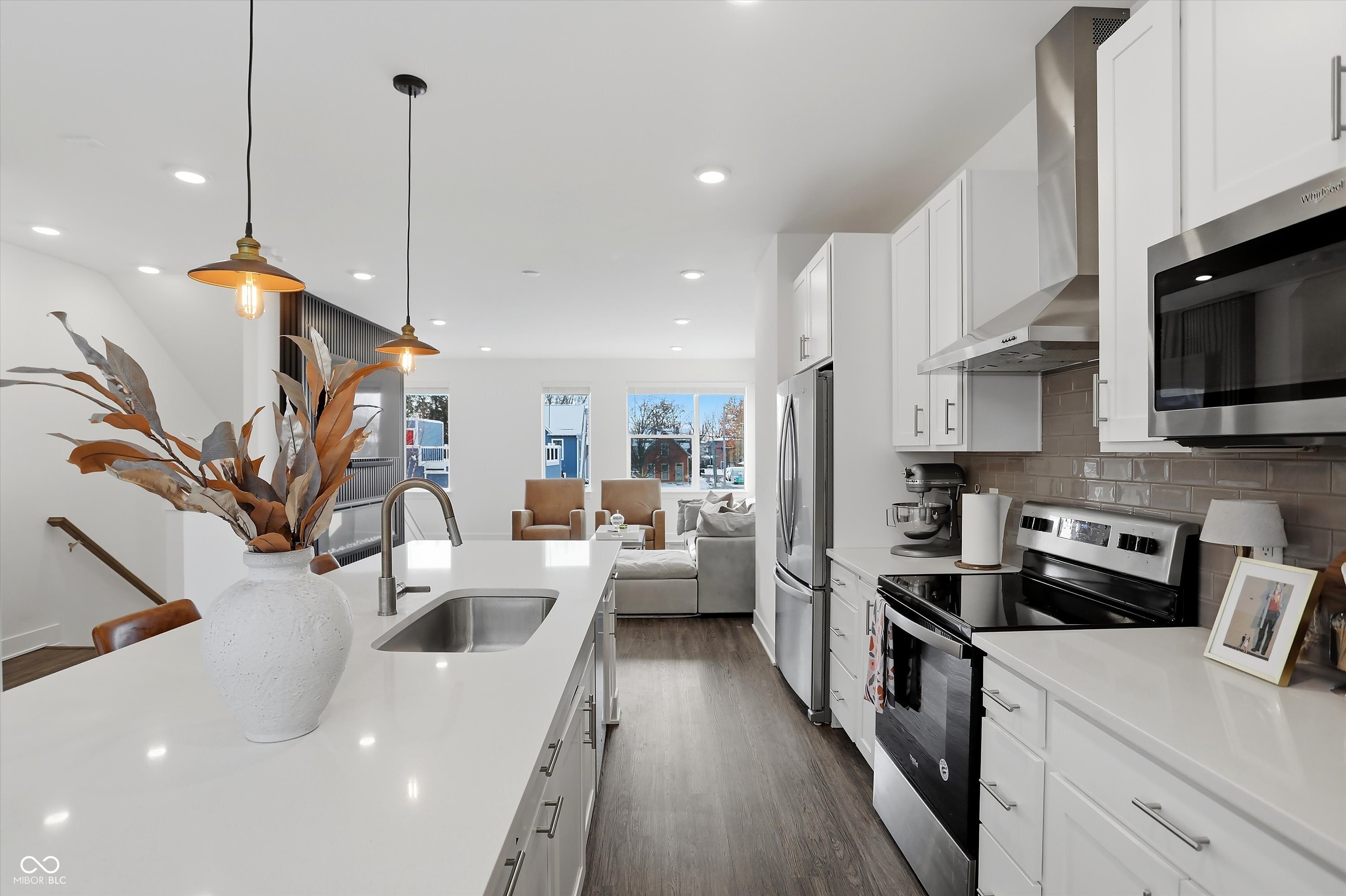 737 Switchyard Place