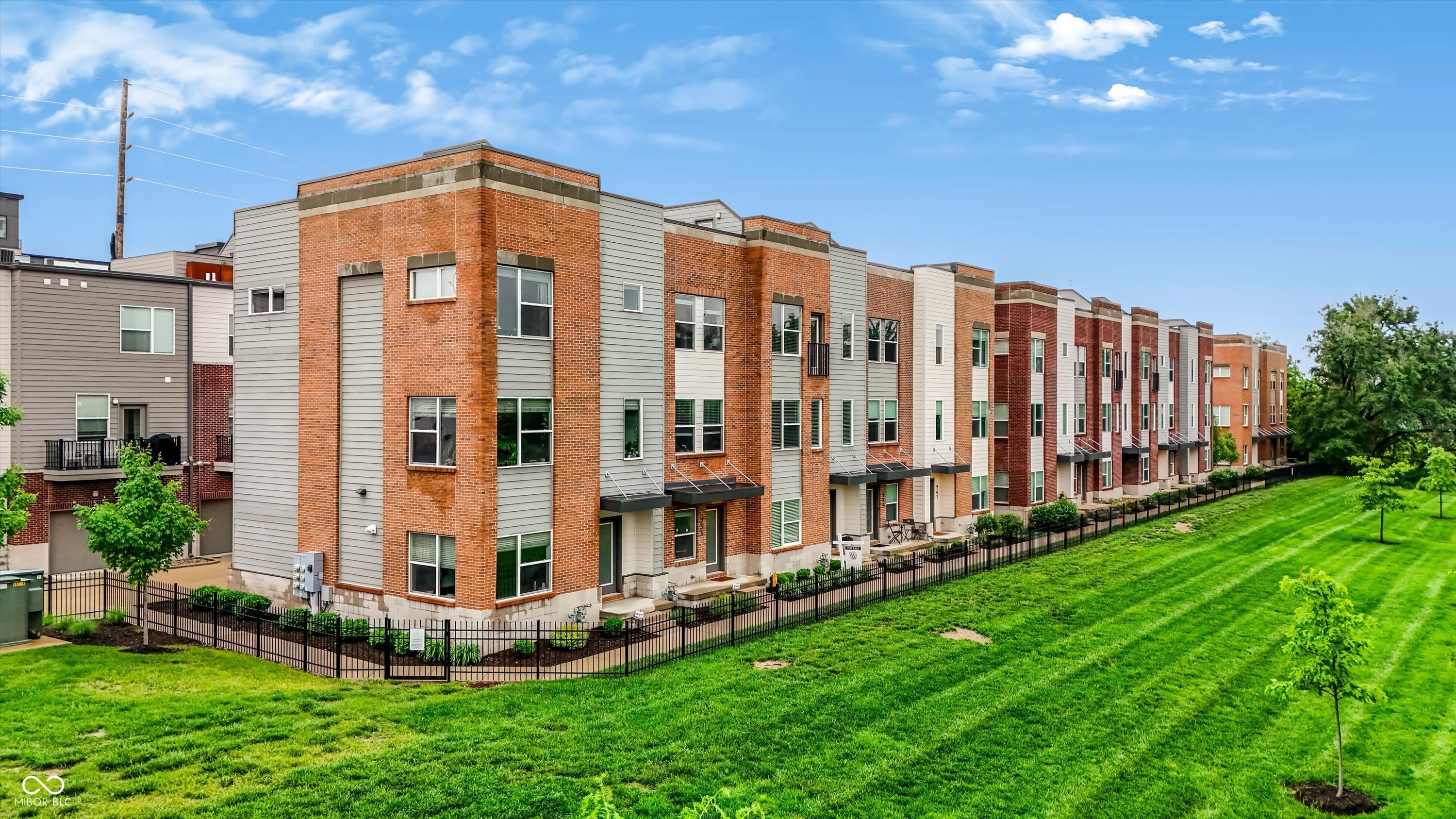 737 Switchyard Place