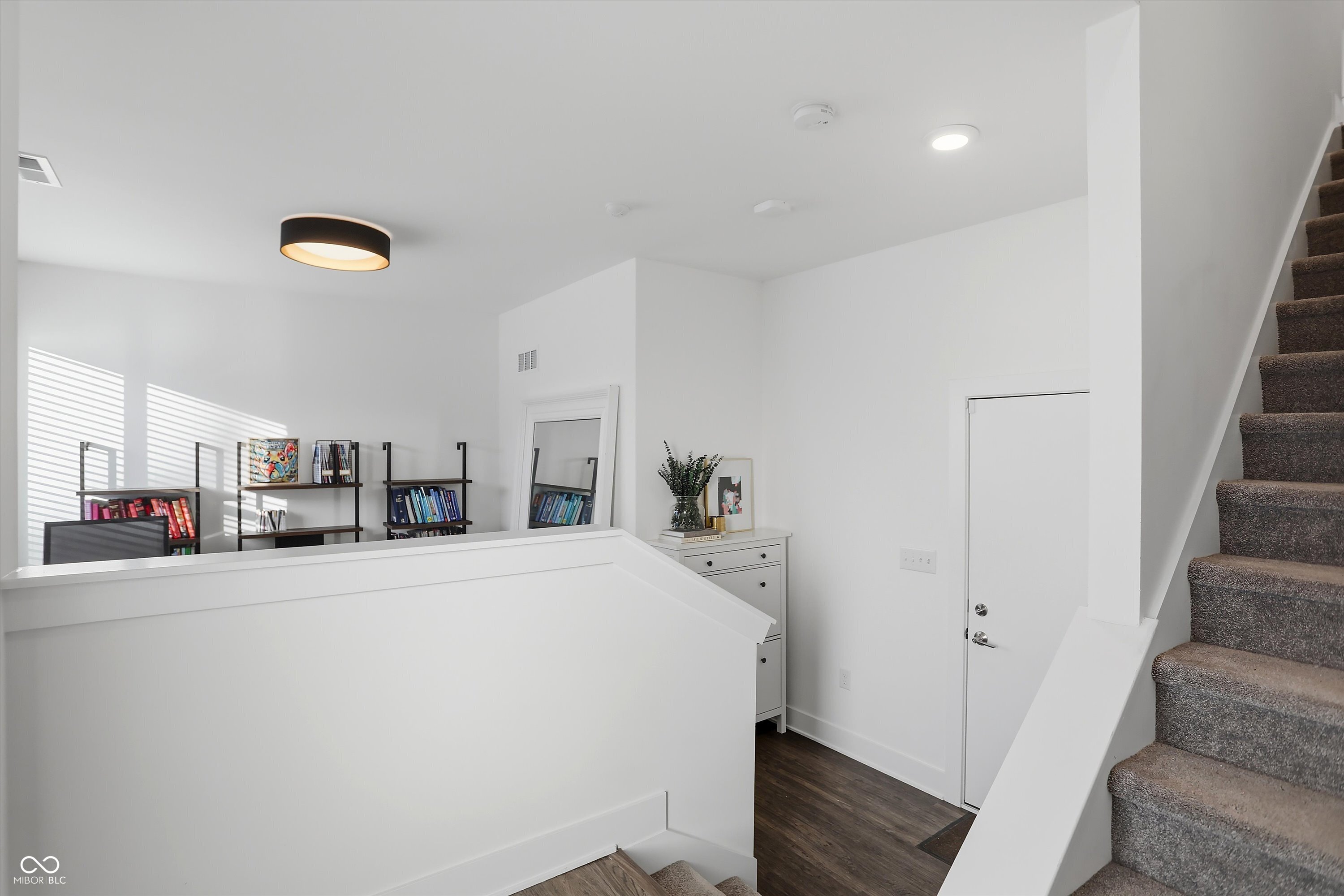 737 Switchyard Place