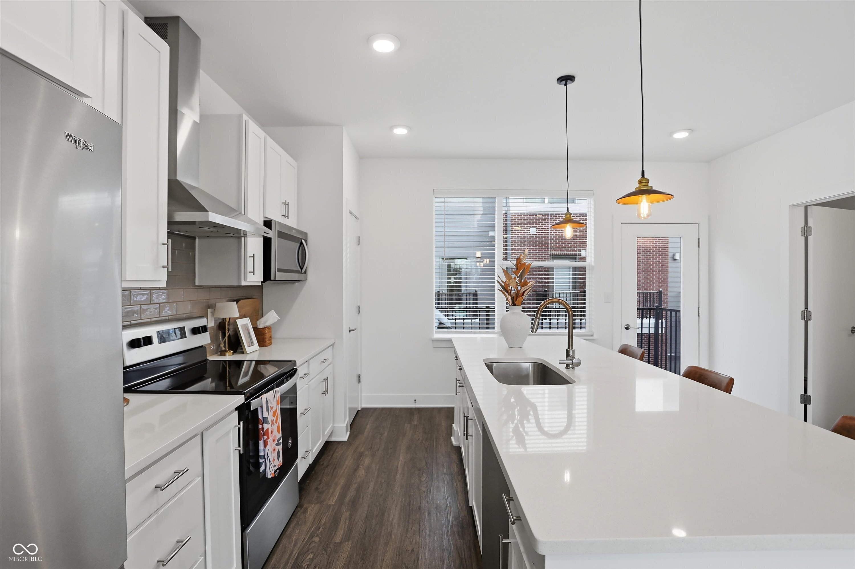737 Switchyard Place