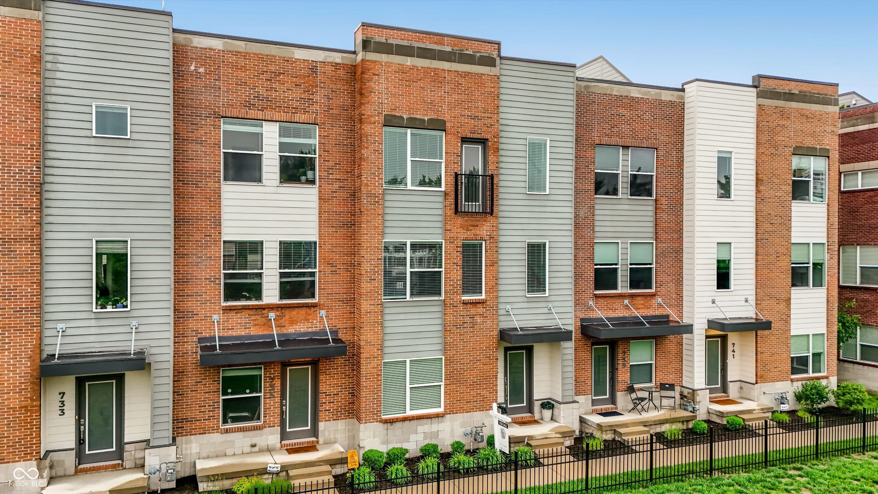 737 Switchyard Place