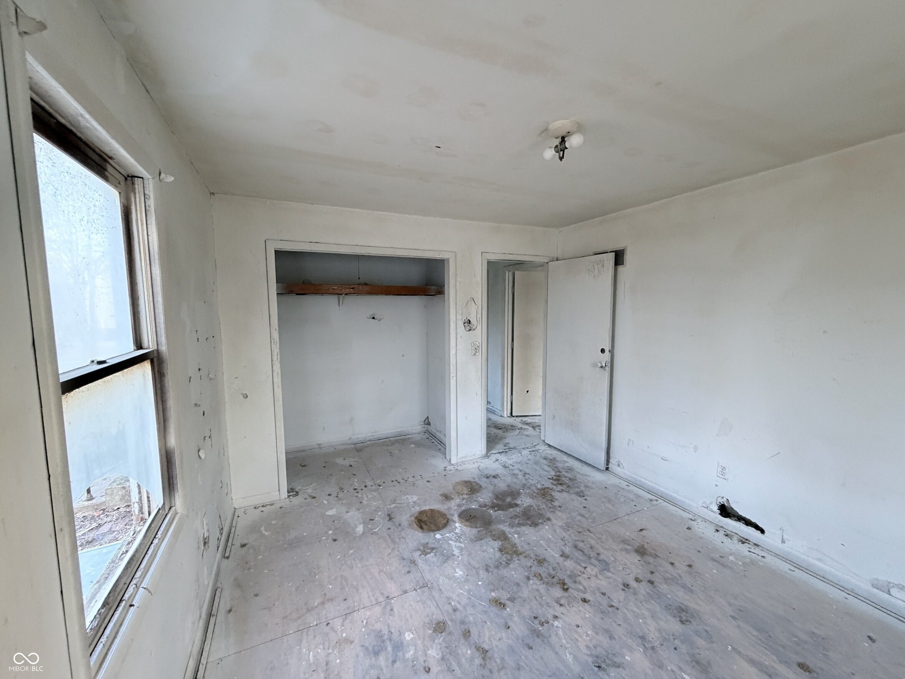 404 W Oakridge Avenue