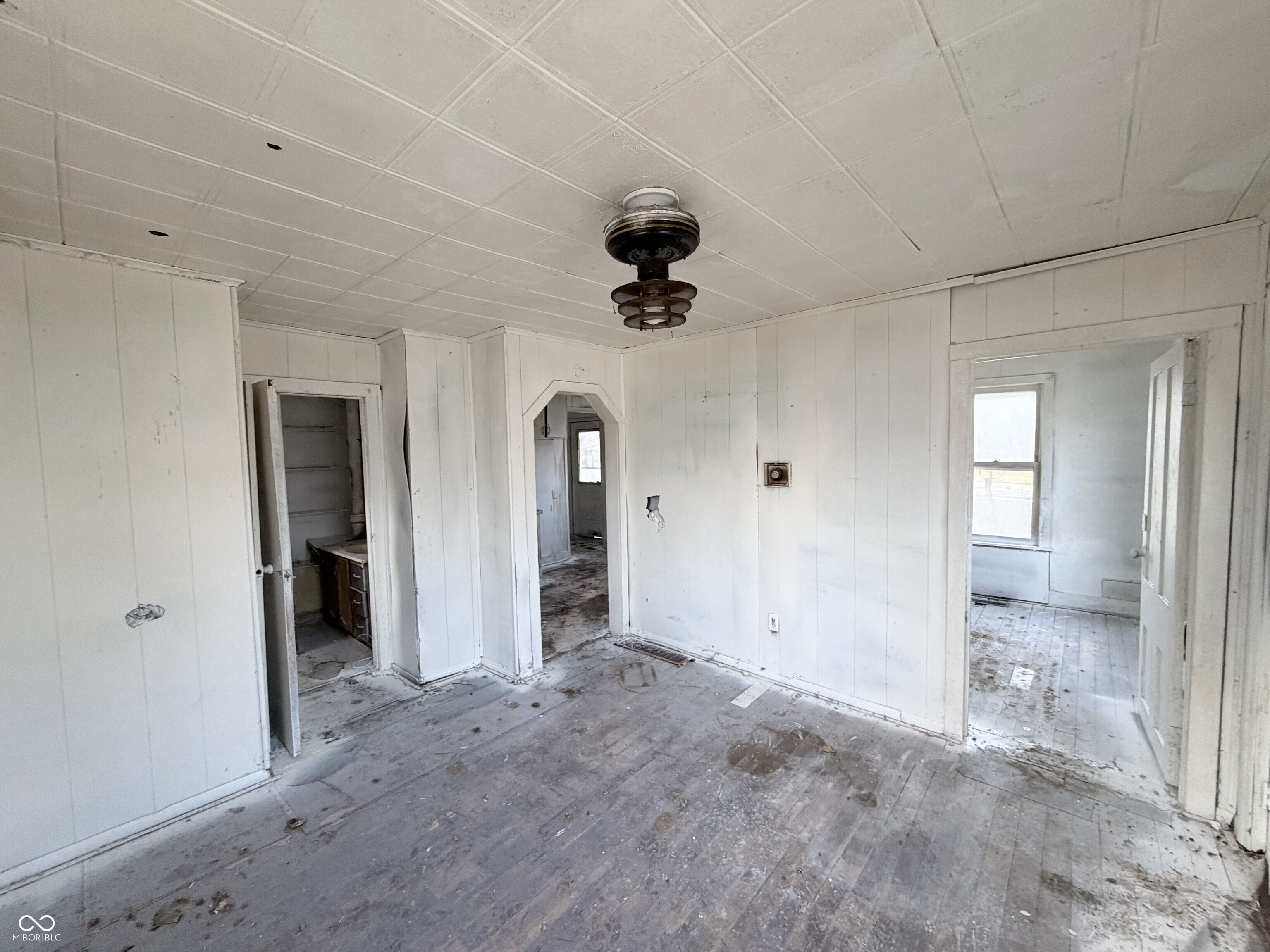 404 W Oakridge Avenue
