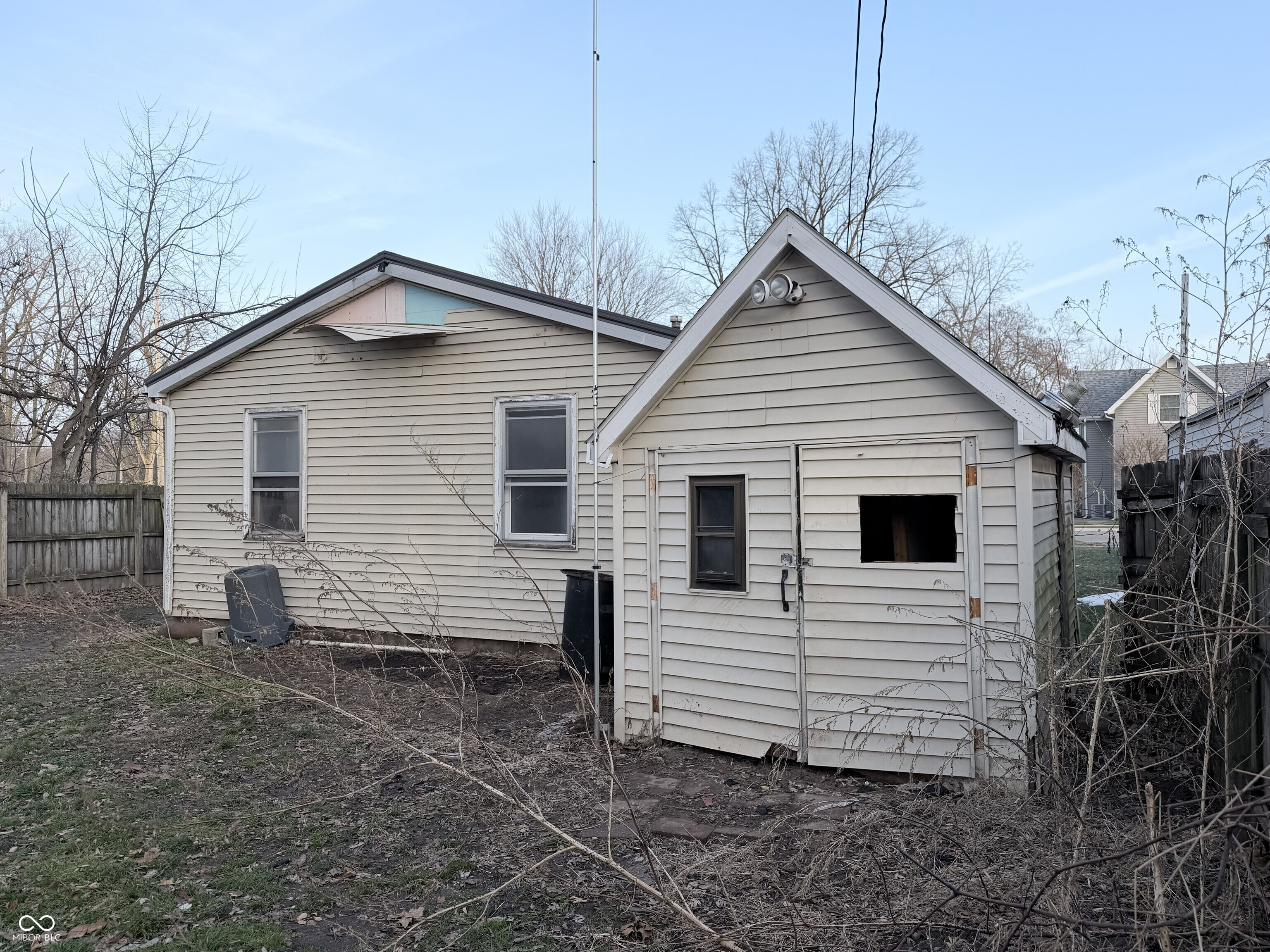 404 W Oakridge Avenue