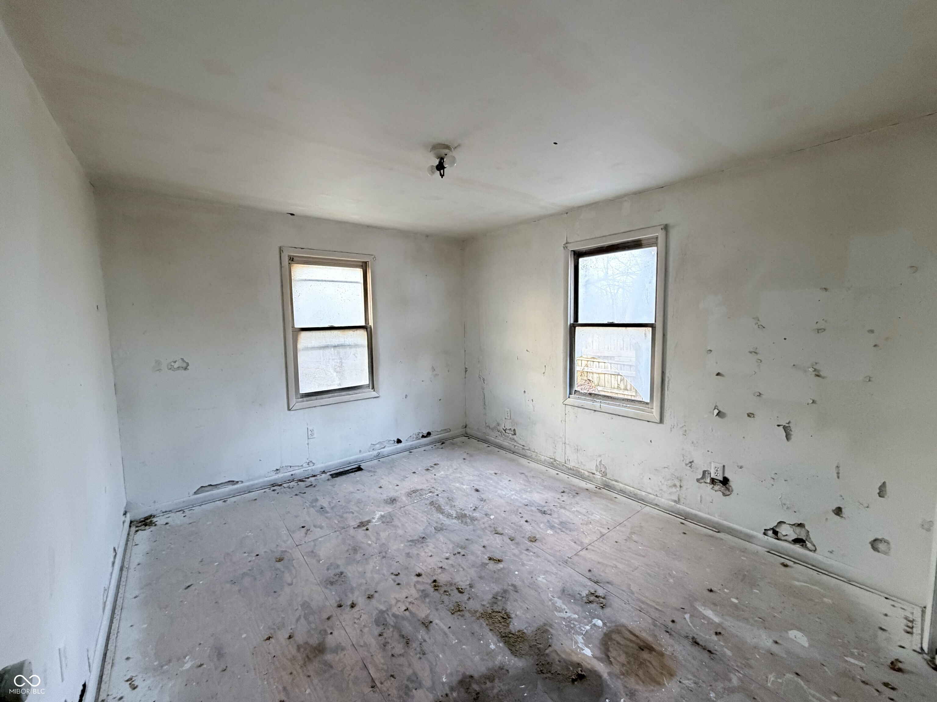 404 W Oakridge Avenue