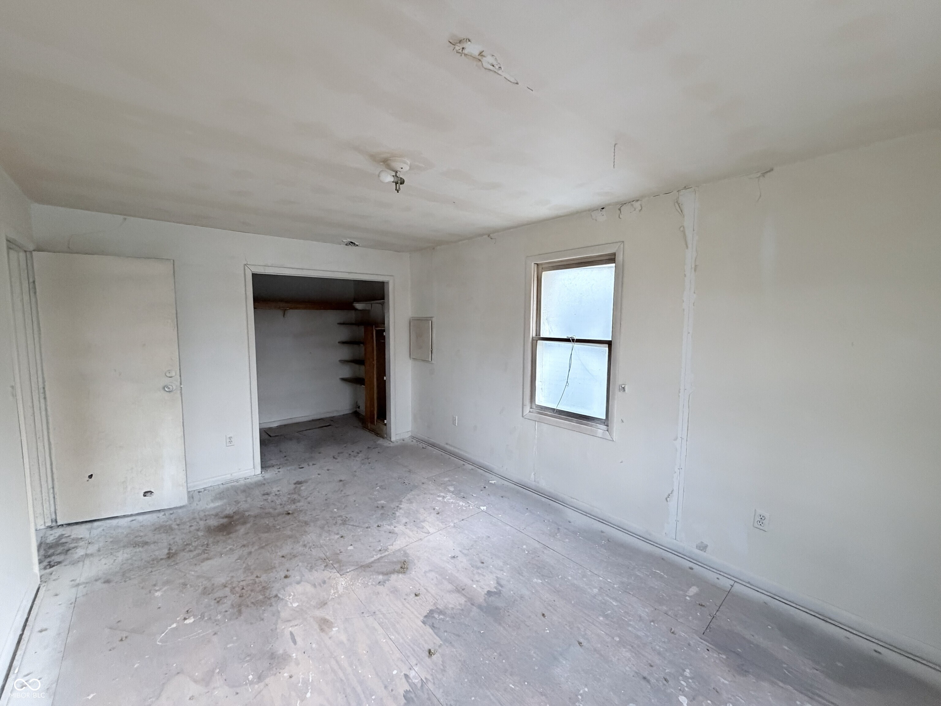 404 W Oakridge Avenue