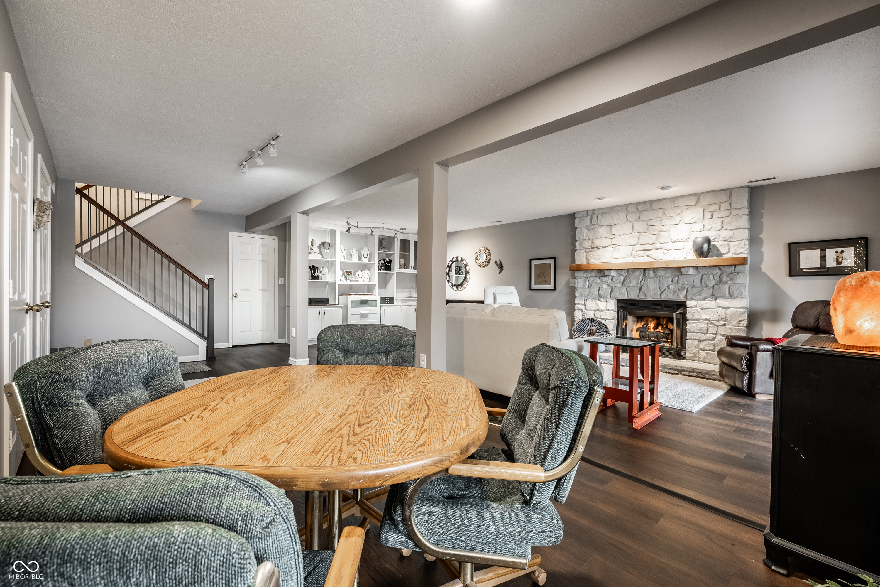 8316 Seabridge Way