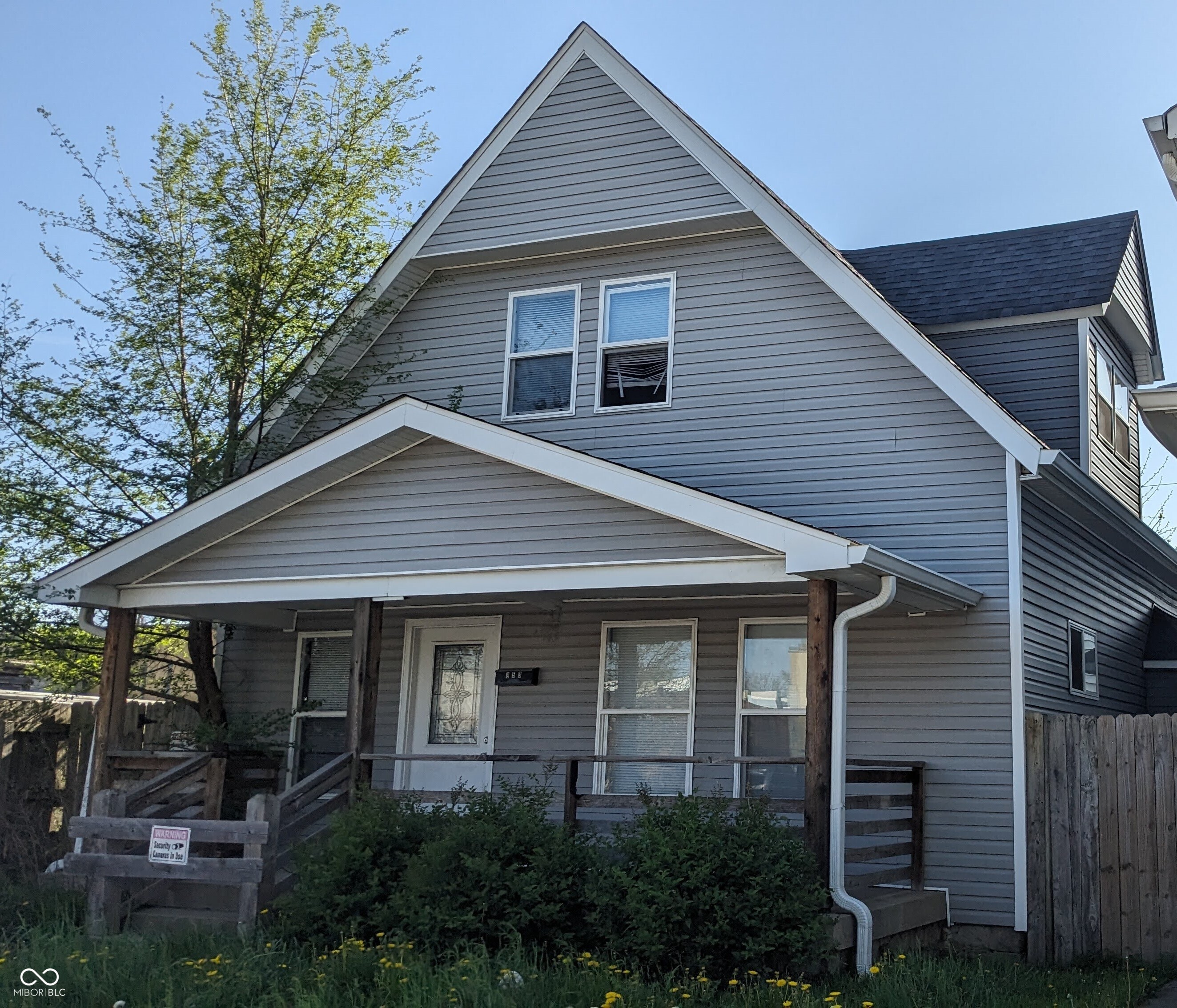 953 N Oxford Street