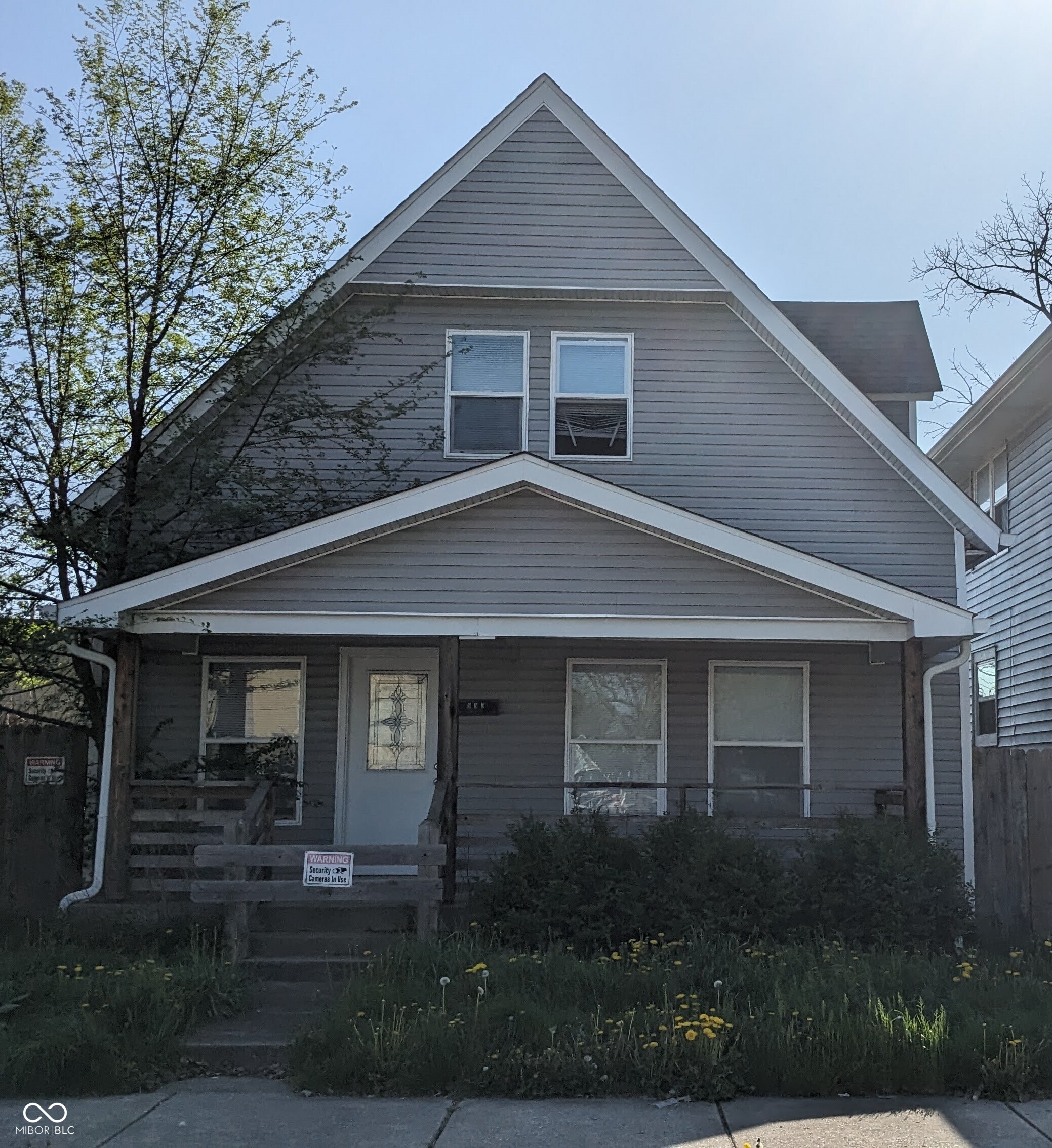 953 N Oxford Street
