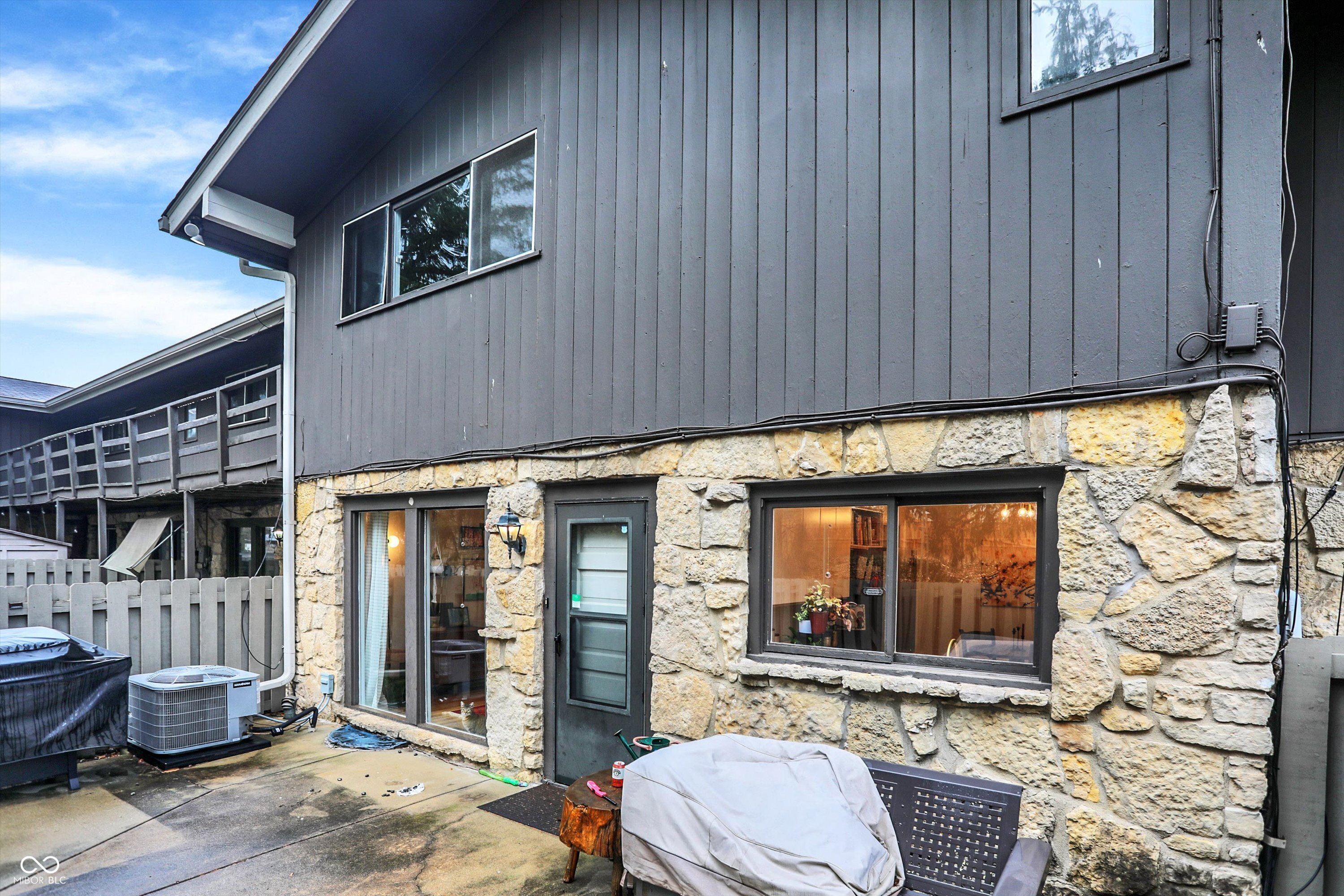 5212 Nob Lane
