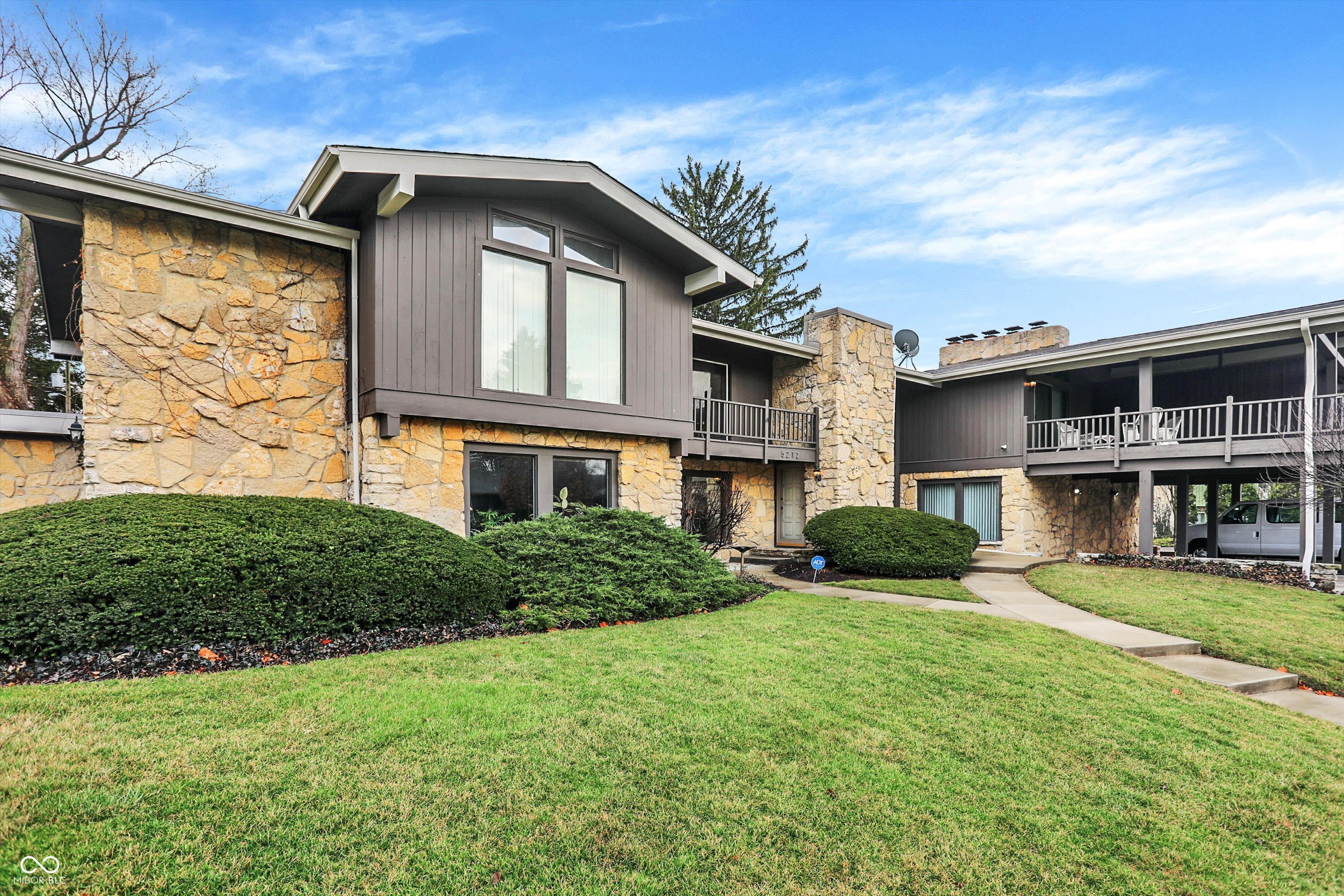 5212 Nob Lane