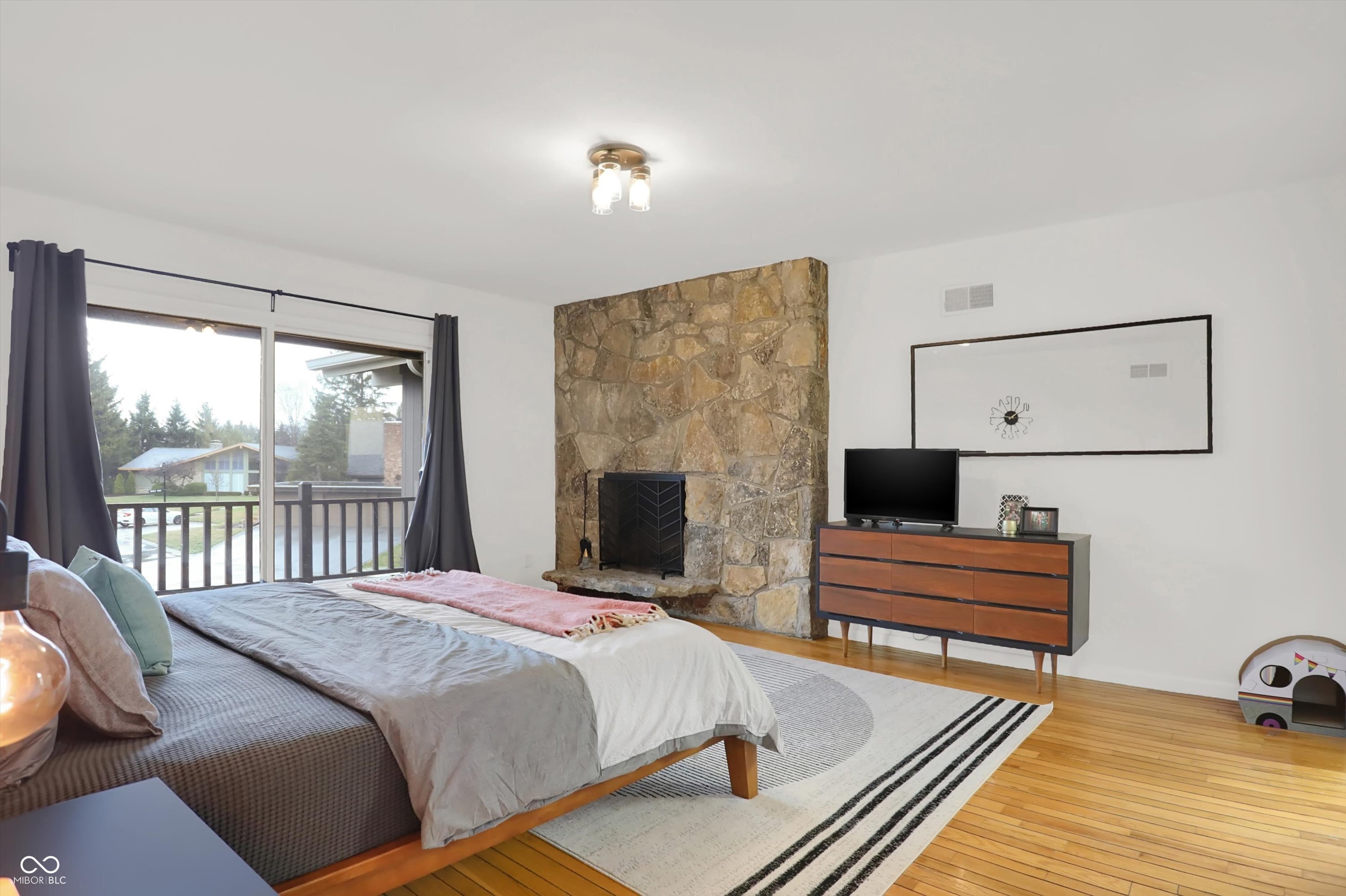 5212 Nob Lane