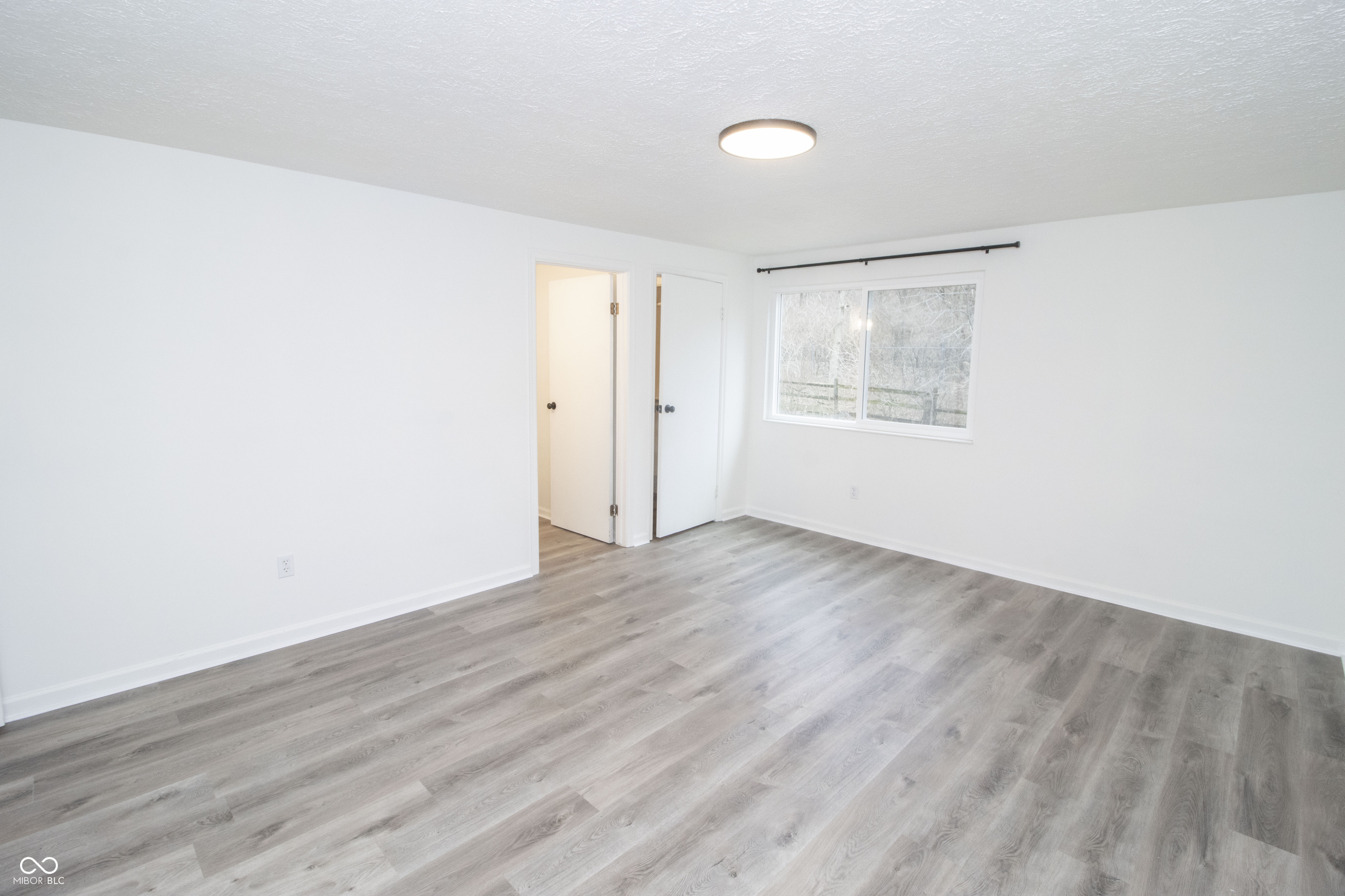 11289 Woodcreek Drive