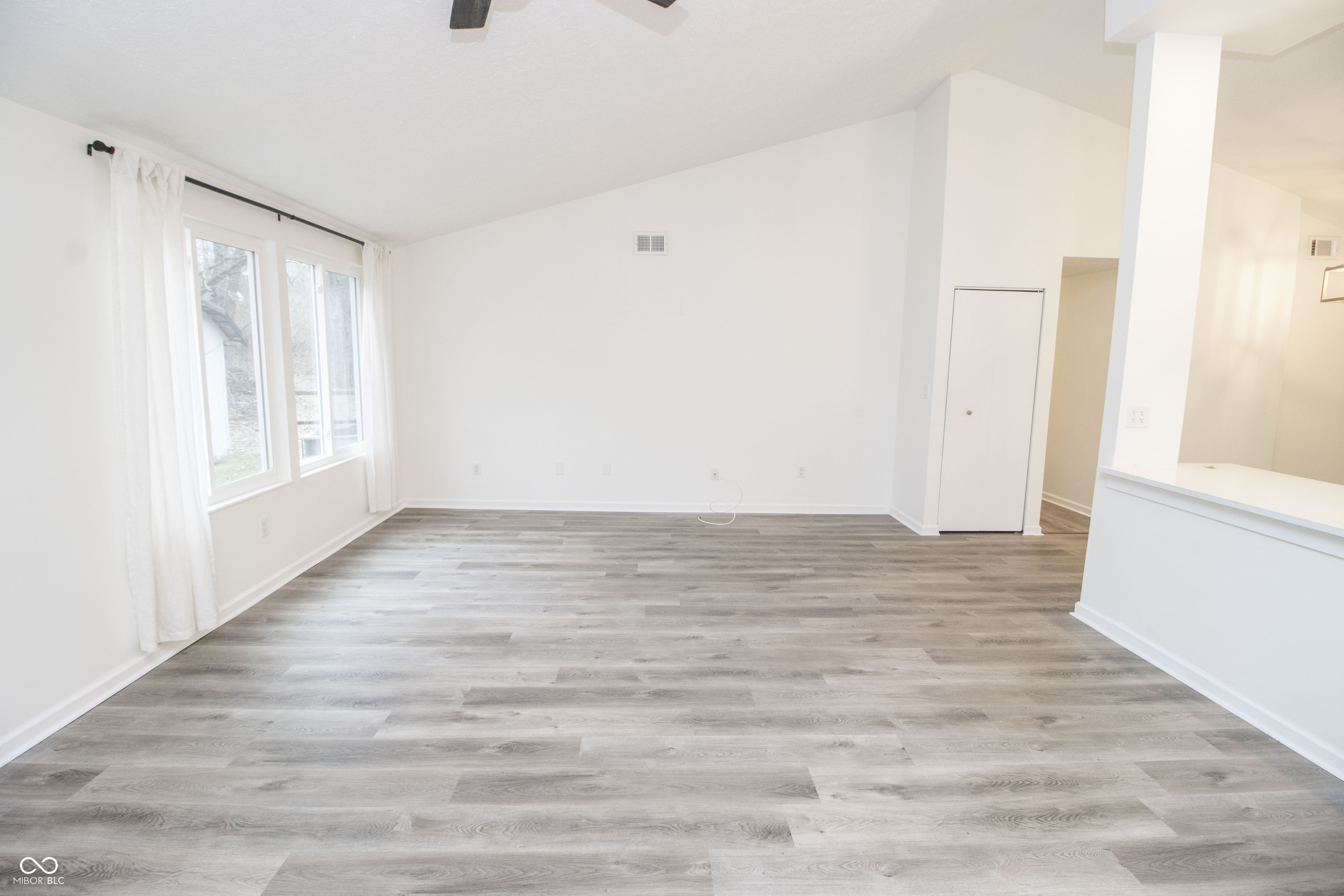 11289 Woodcreek Drive