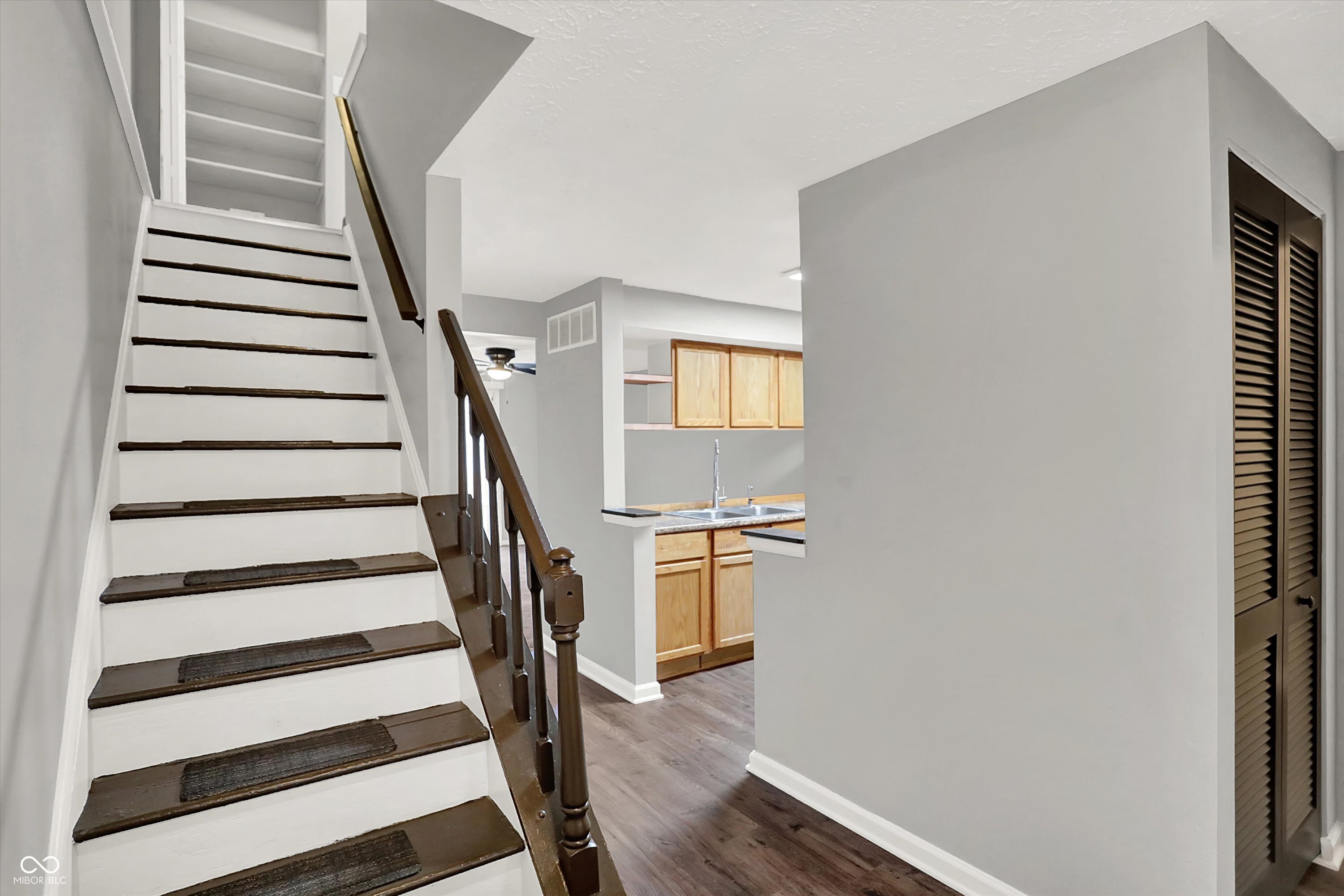 6813 Cross Key Drive
