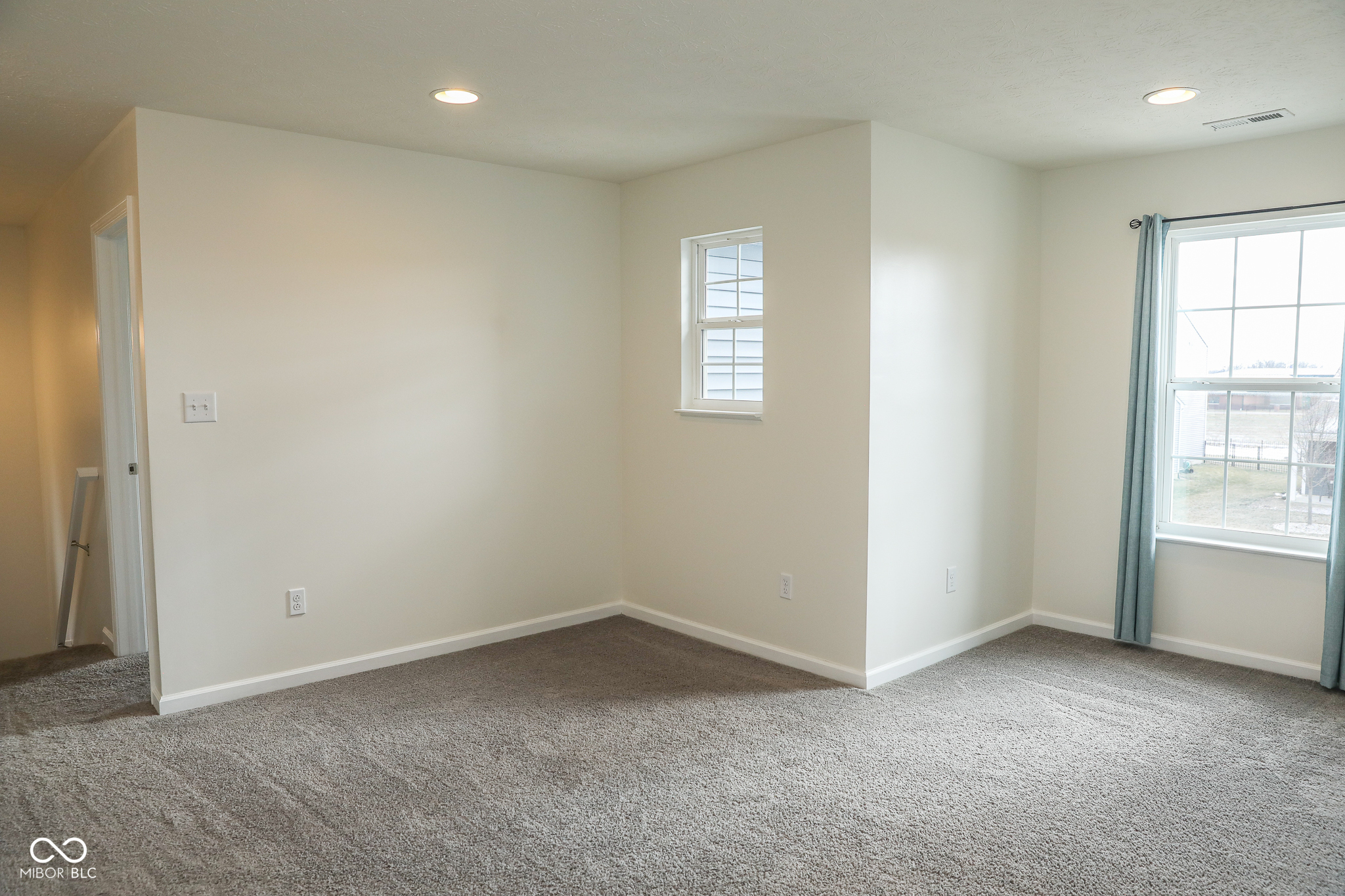 6622 Aster Drive