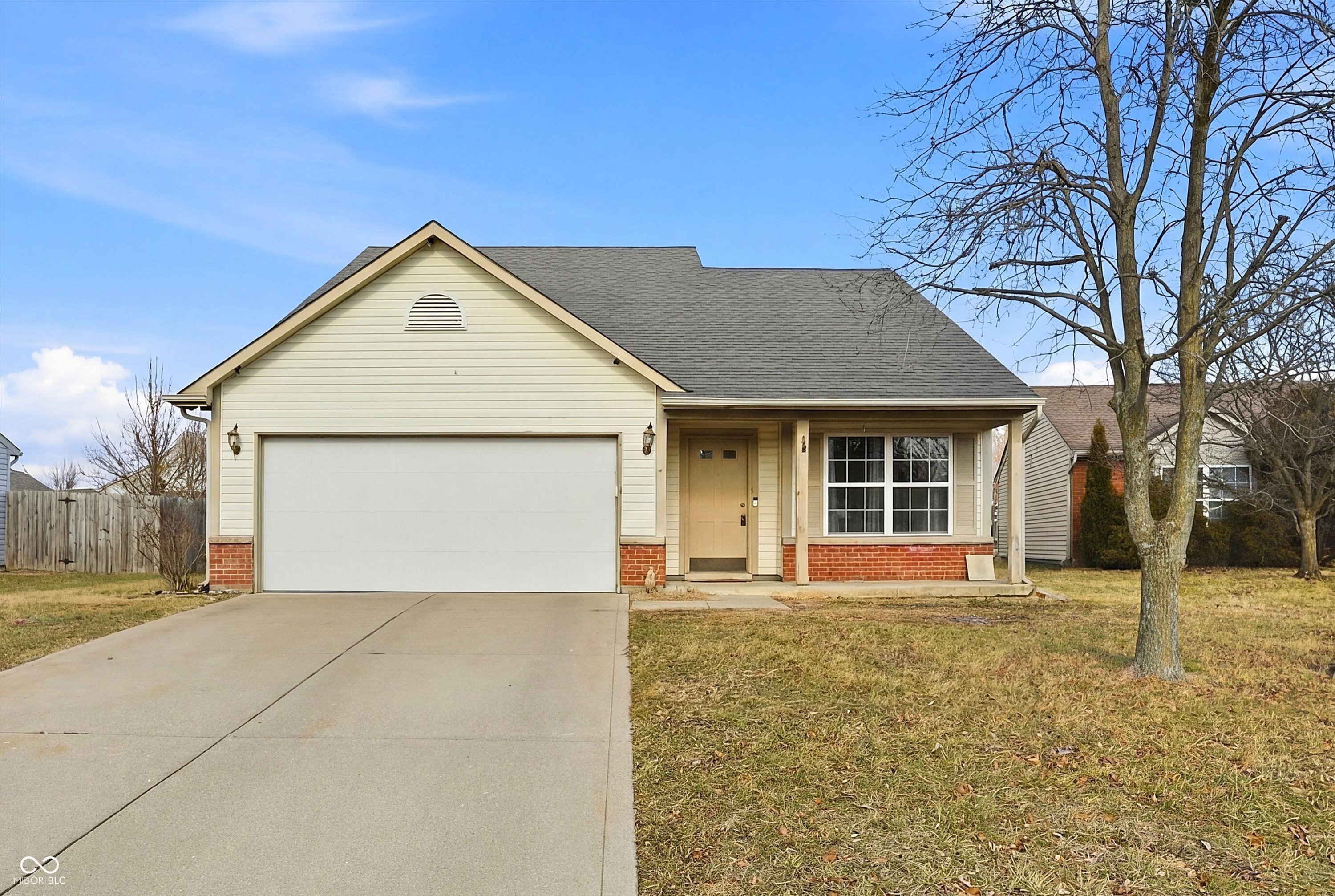 5218 W Hidden Ridge Court