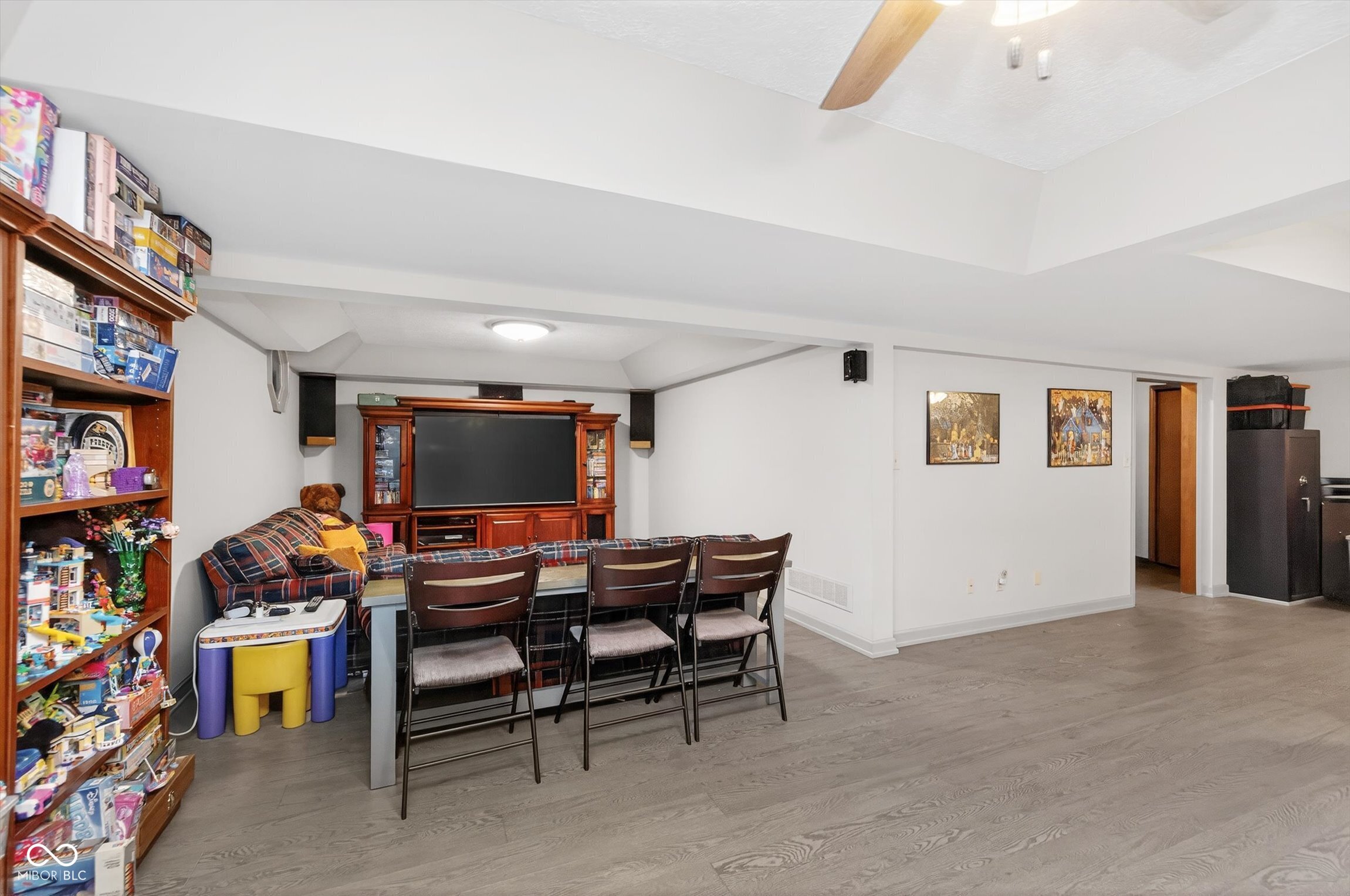2020 S Oakwood Drive