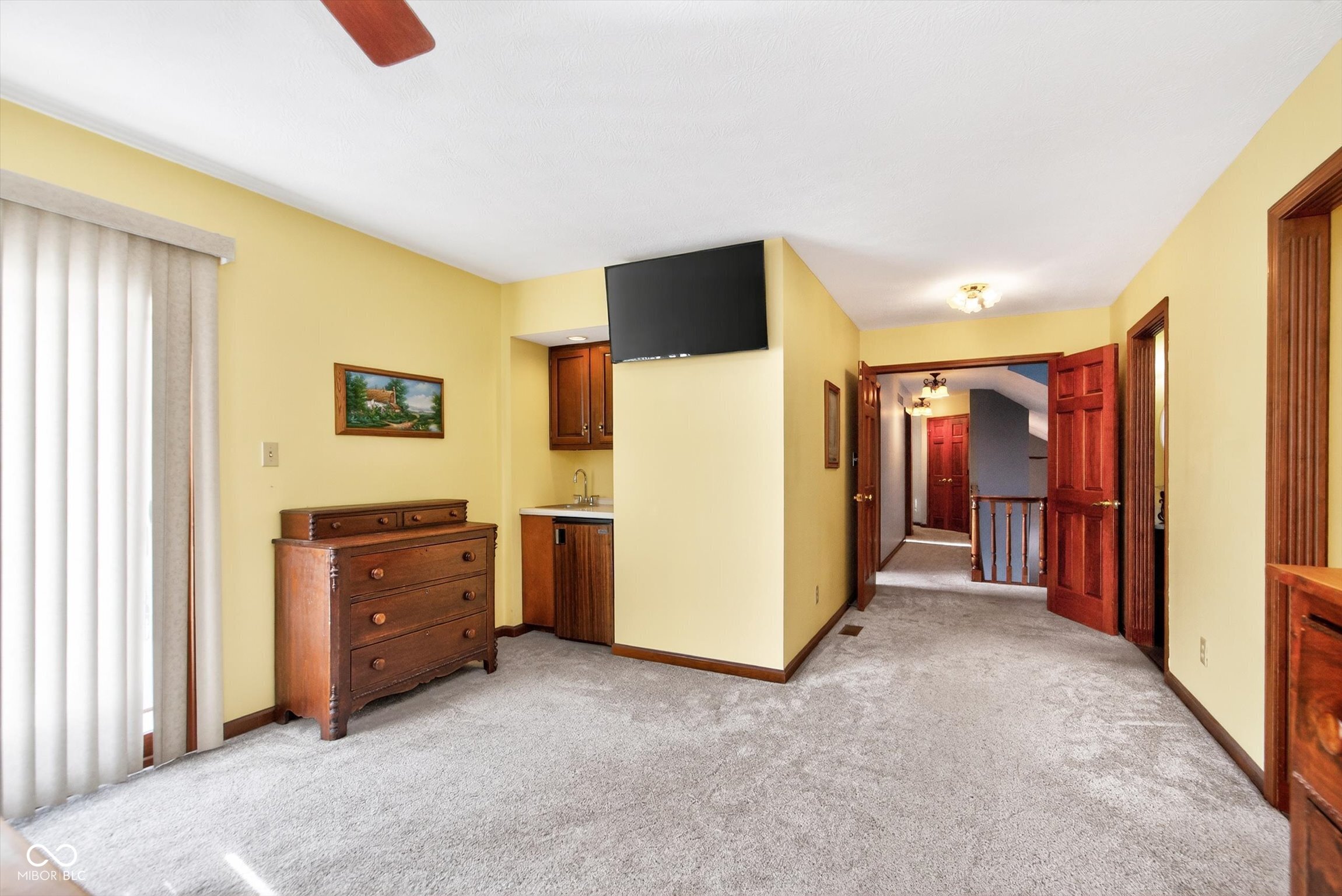 2020 S Oakwood Drive