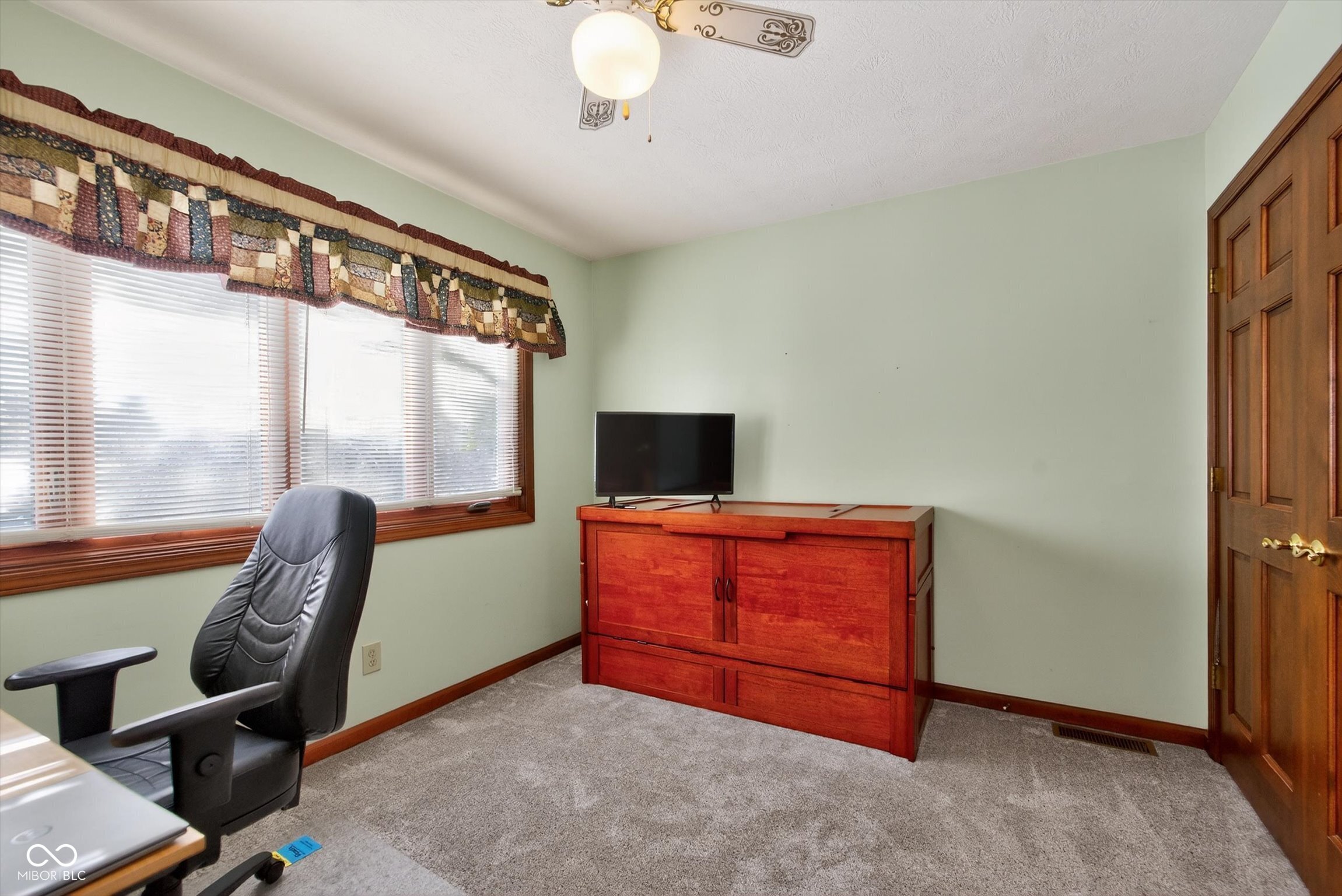 2020 S Oakwood Drive