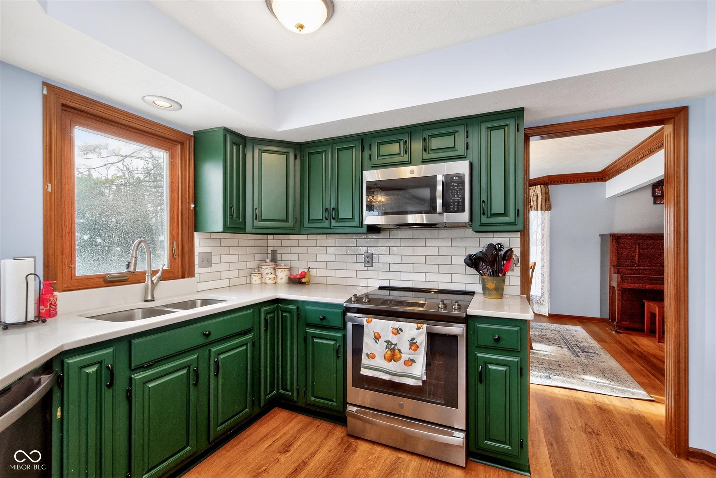 2020 S Oakwood Drive