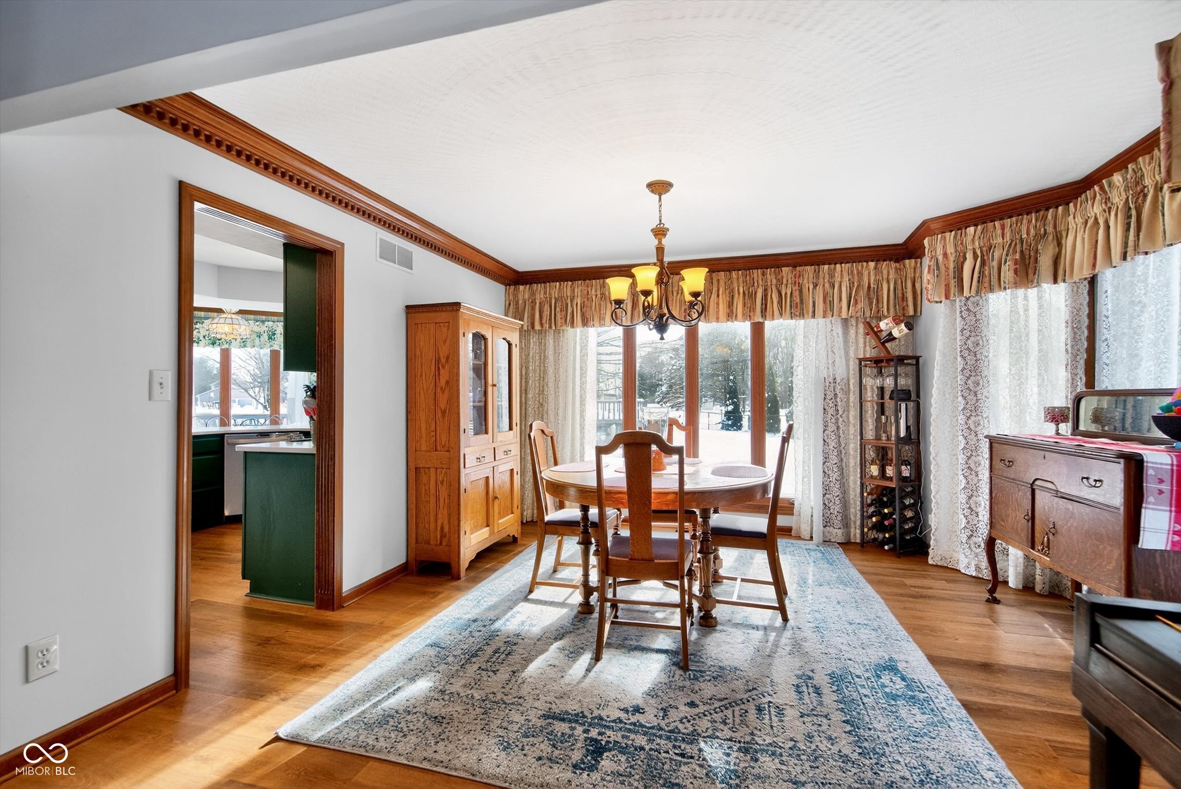 2020 S Oakwood Drive