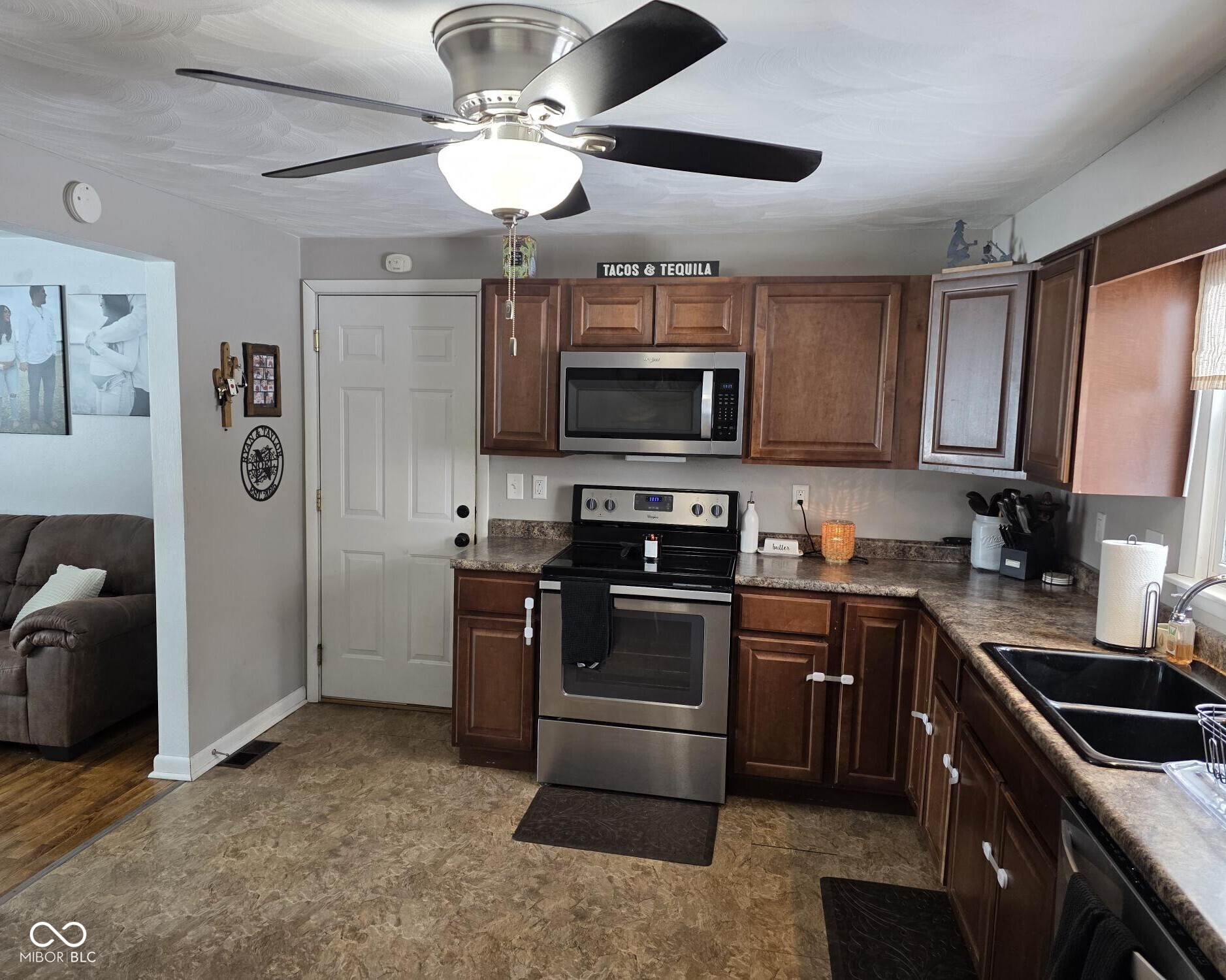 105 Willow Lane