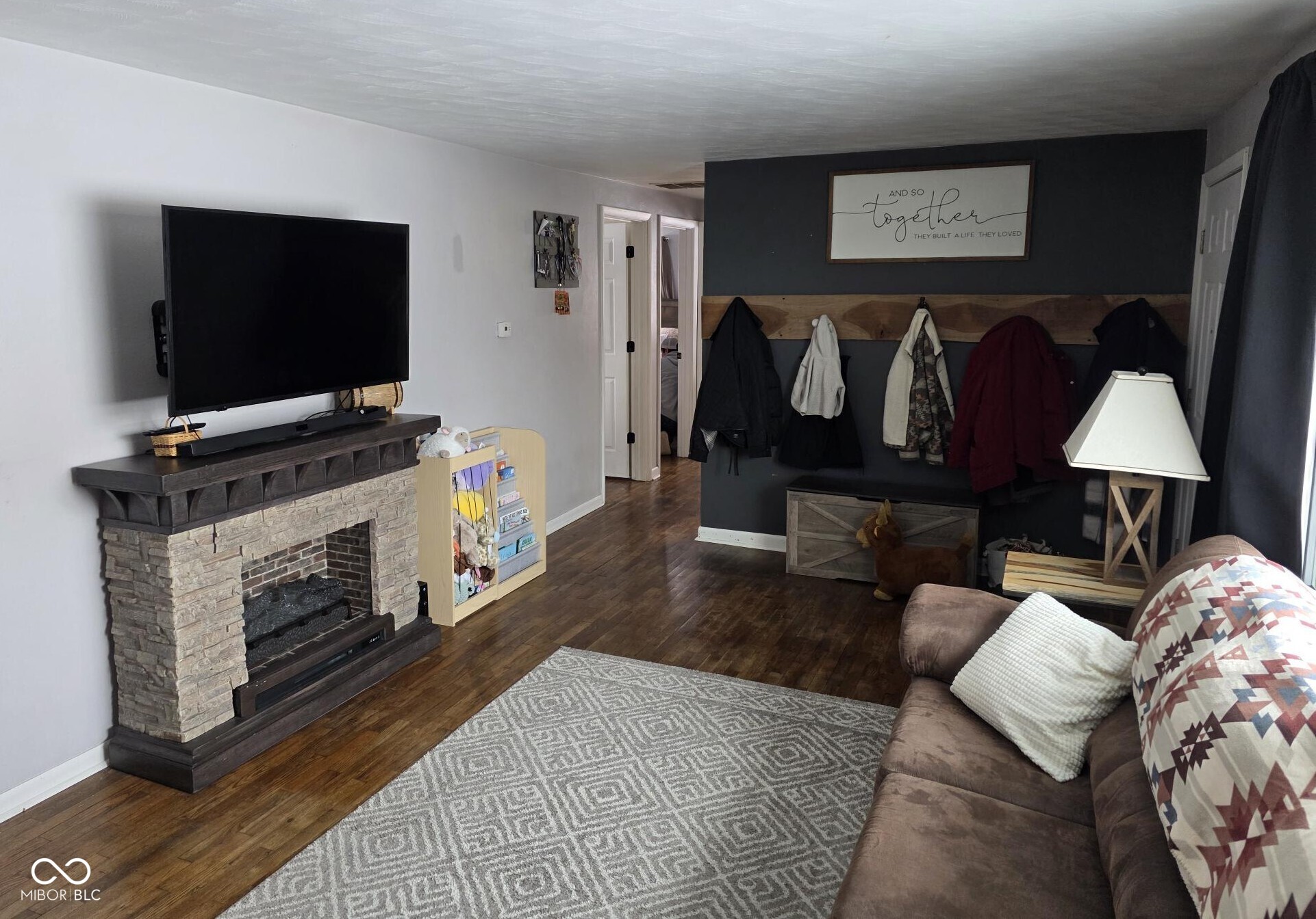 105 Willow Lane